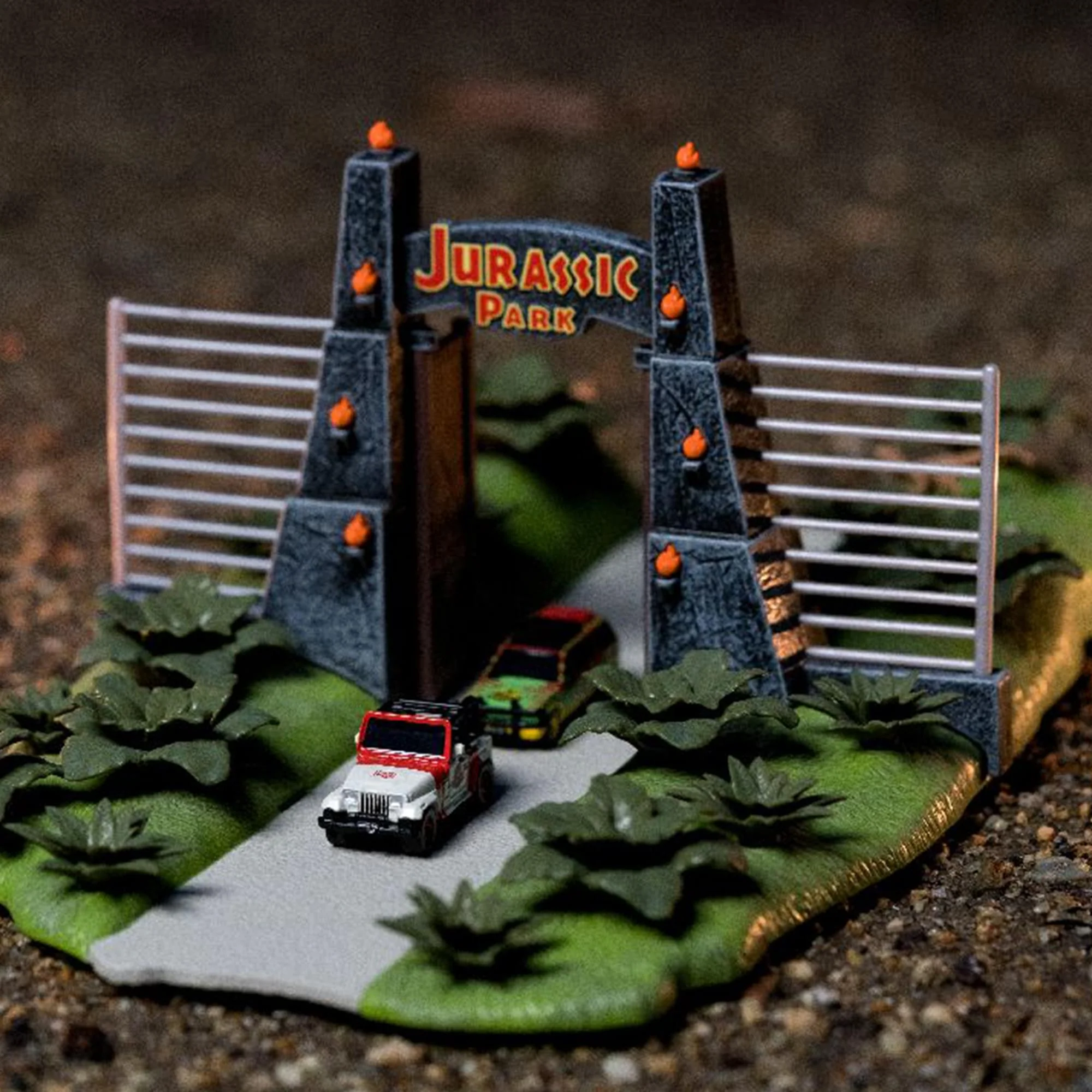 Jurassic Park Gate Diorama Nano Scene w/ 1.65 Inch Die-Cast Cars - Image 9