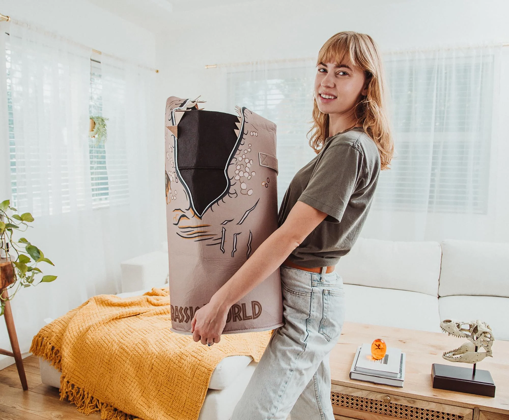 Jurassic World Open-Mouth T-Rex Laundry Clothes Hamper - Image 9
