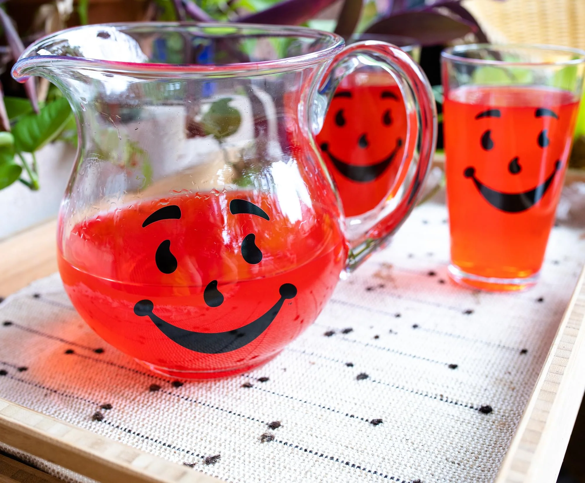 Kool-Aid Man 64-Ounce Glass Pitcher and Two 16-Ounce Pint Glasses - Image 6