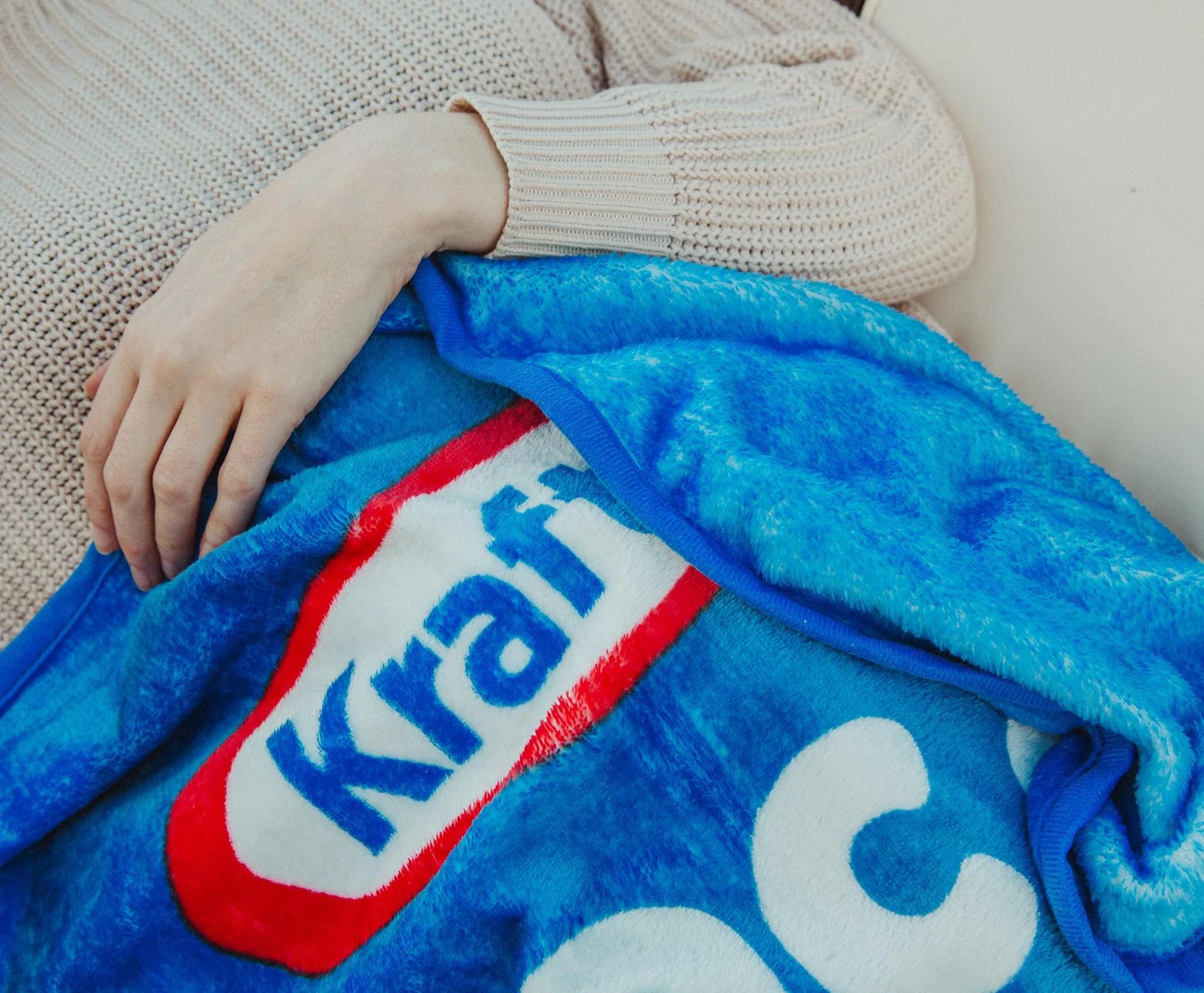 Kraft Macaroni and Cheese Fleece Throw Blanket | 45 x 60 Inches - Image 7