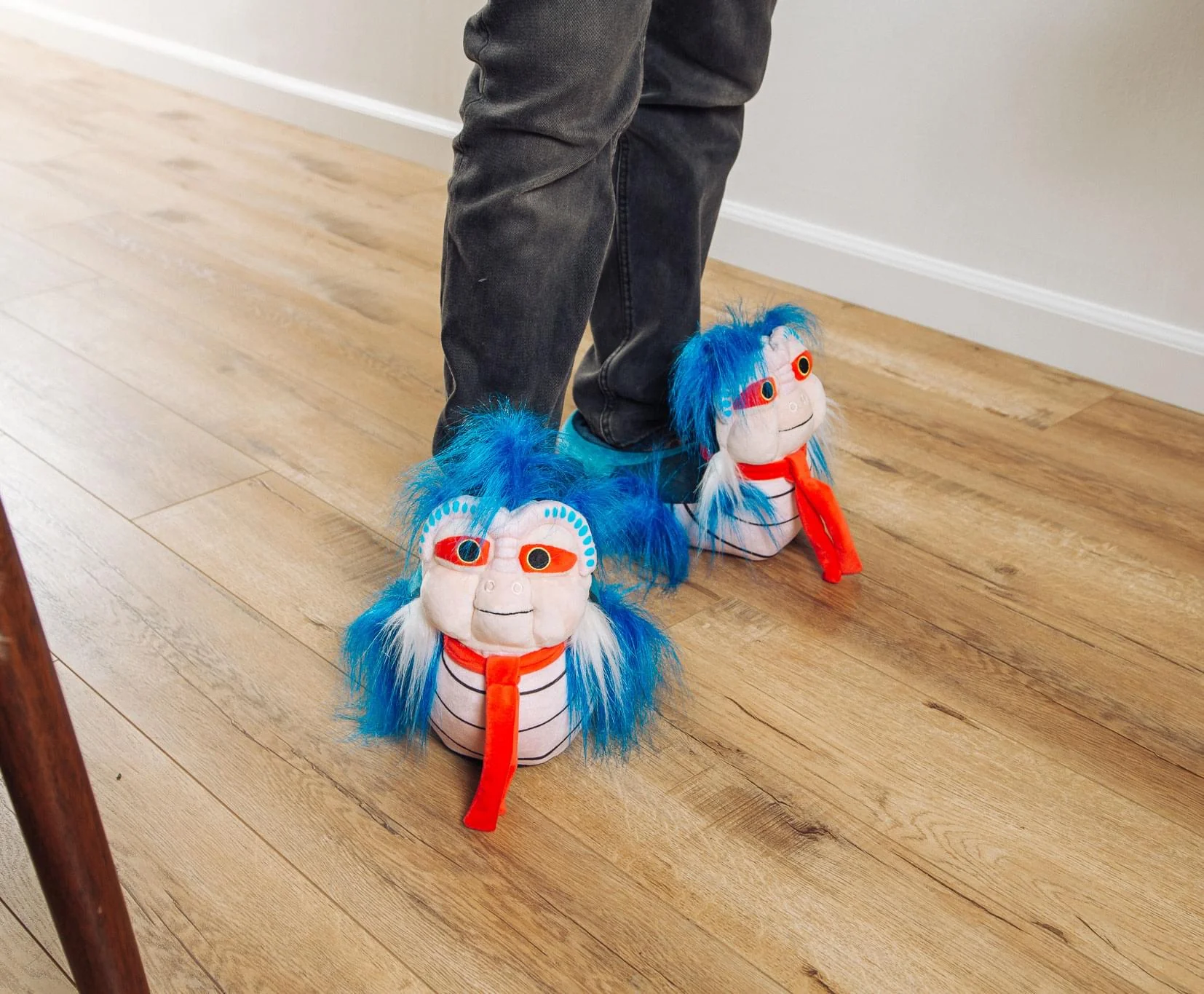 Labyrinth Ello Worm Plush Slippers for Adults | One Size Fits Most - Image 3