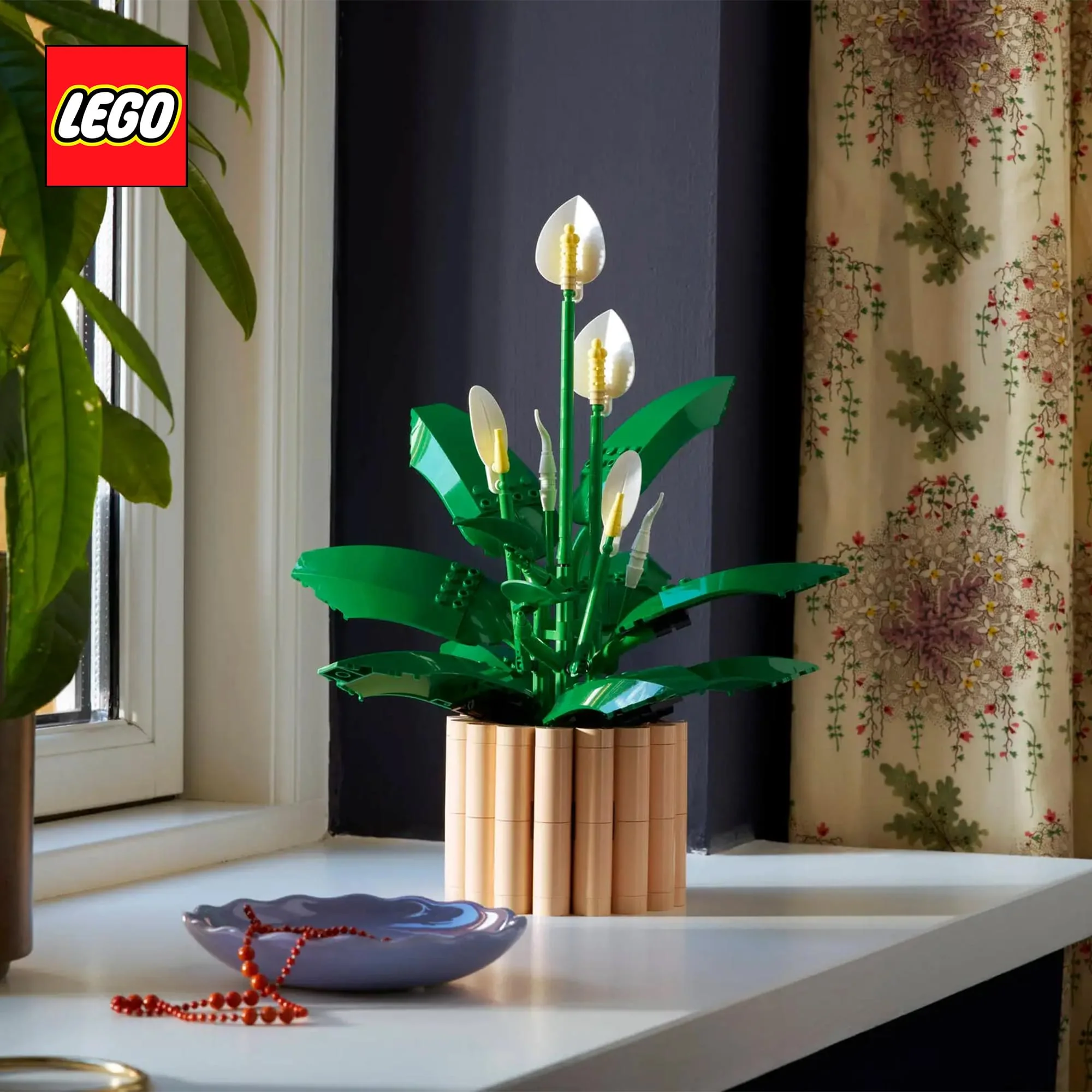 LEGO Botanicals 11504 Peace Lily 474-Piece Building Set - Image 8