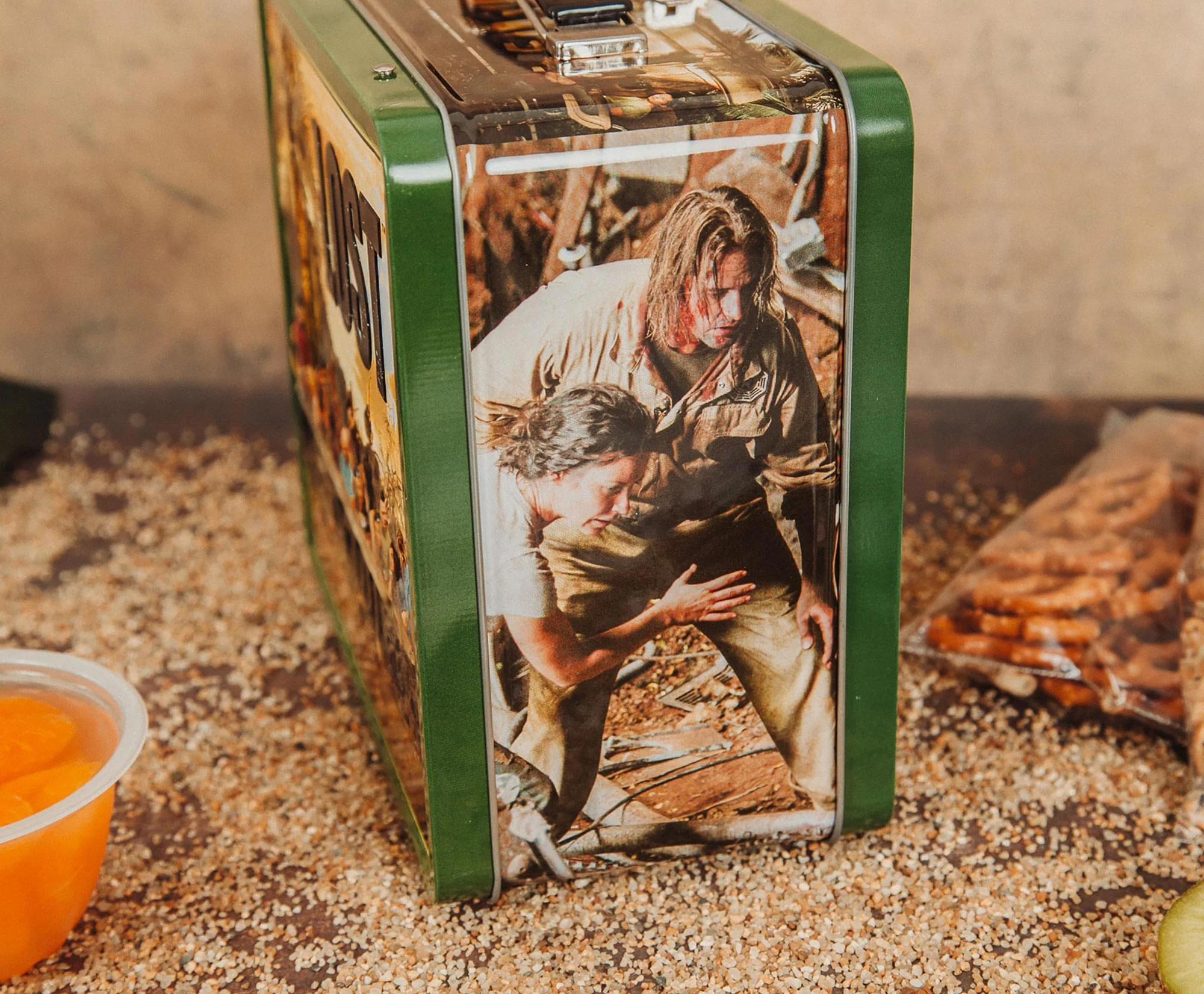 LOST Cast Metal Tin Lunch Box Tote | 8 x 7 x 4 Inches - Image 5