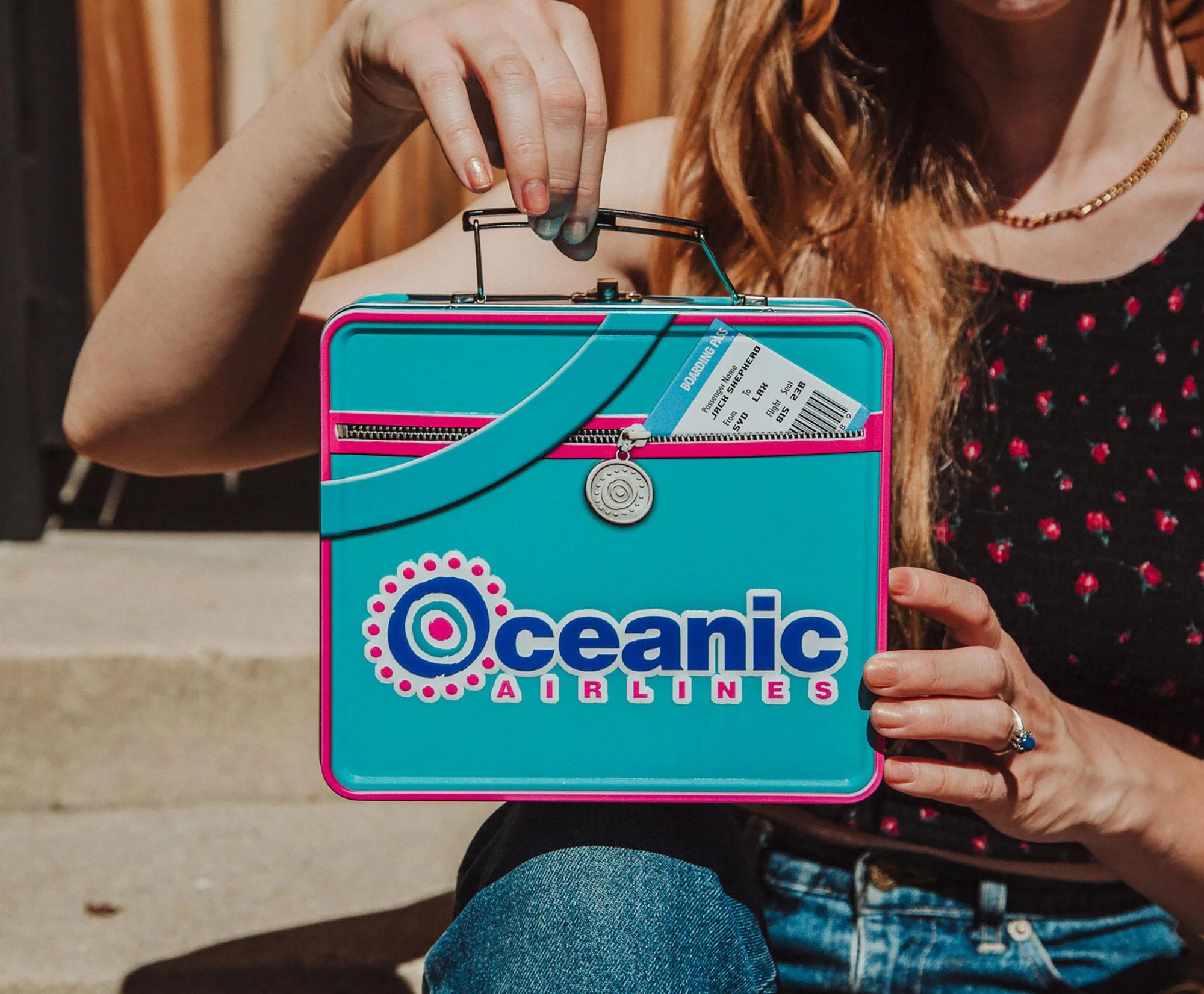 LOST Oceanic Airlines Metal Tin Lunch Box Tote | 8 x 7 x 4 Inches - Image 3