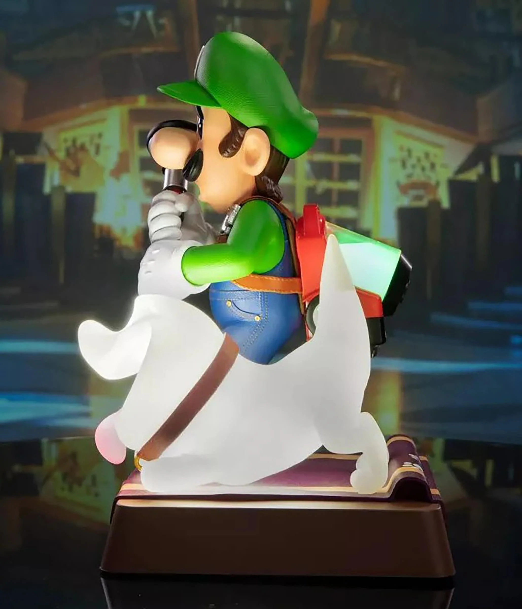 Luigis Mansion 3 Luigi and Polterpup 9-Inch PVC Collector Edition Statue - Image 2