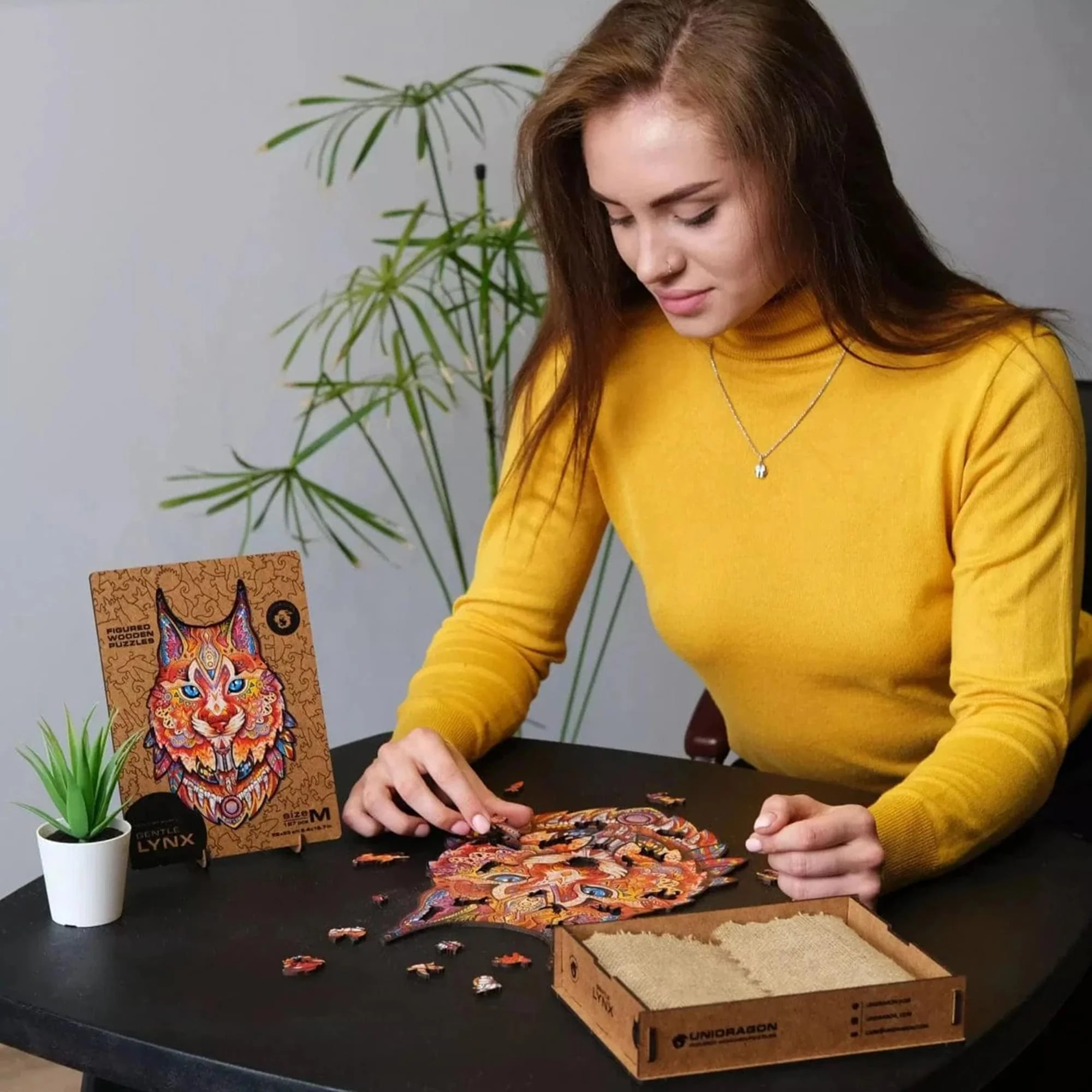 Lynx 297 Piece Shaped Wooden Jigsaw Puzzle - Image 8