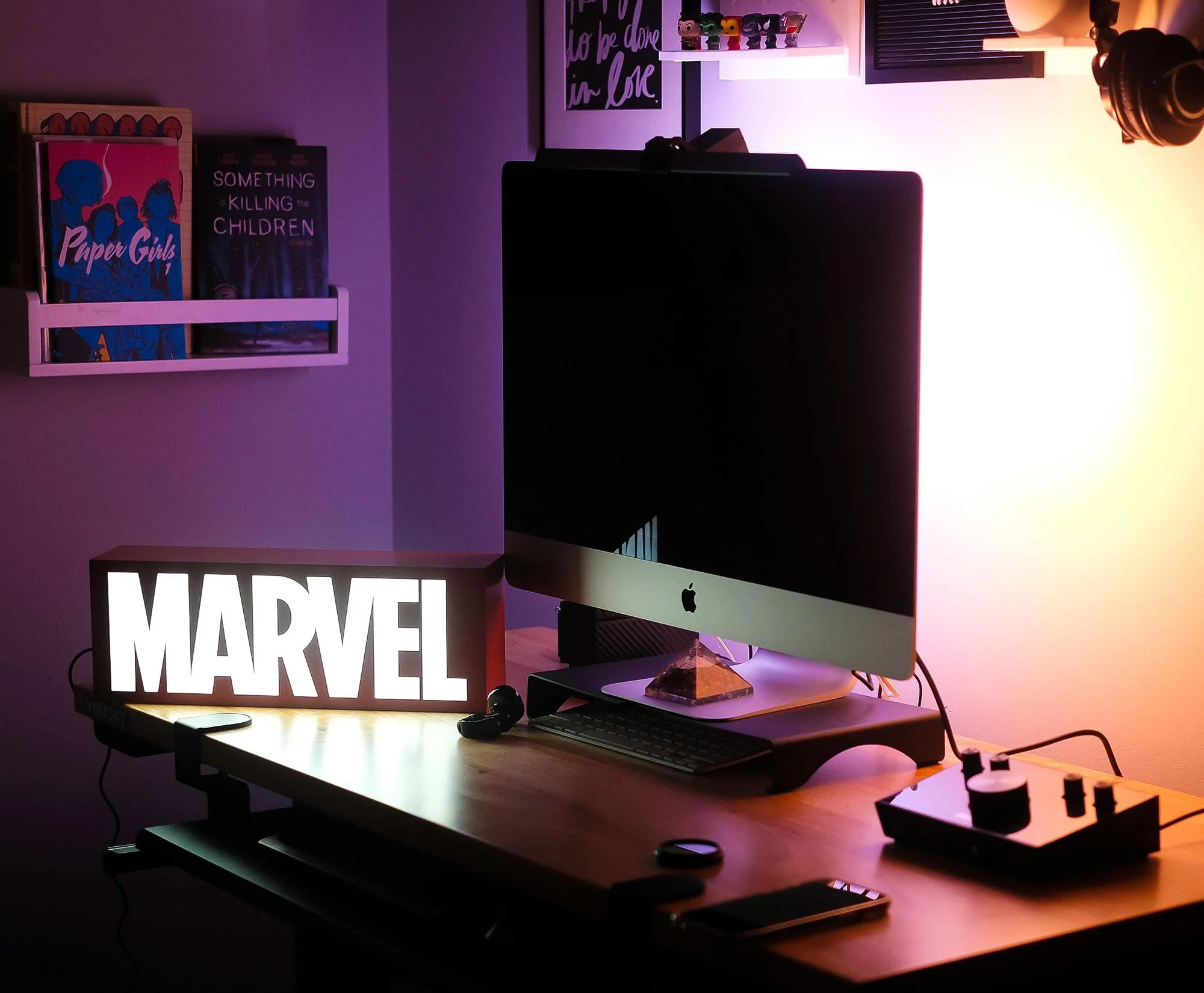 Marvel Comics Official Logo 17-Inch Light Box | Electric/USB Mood Light - Image 6