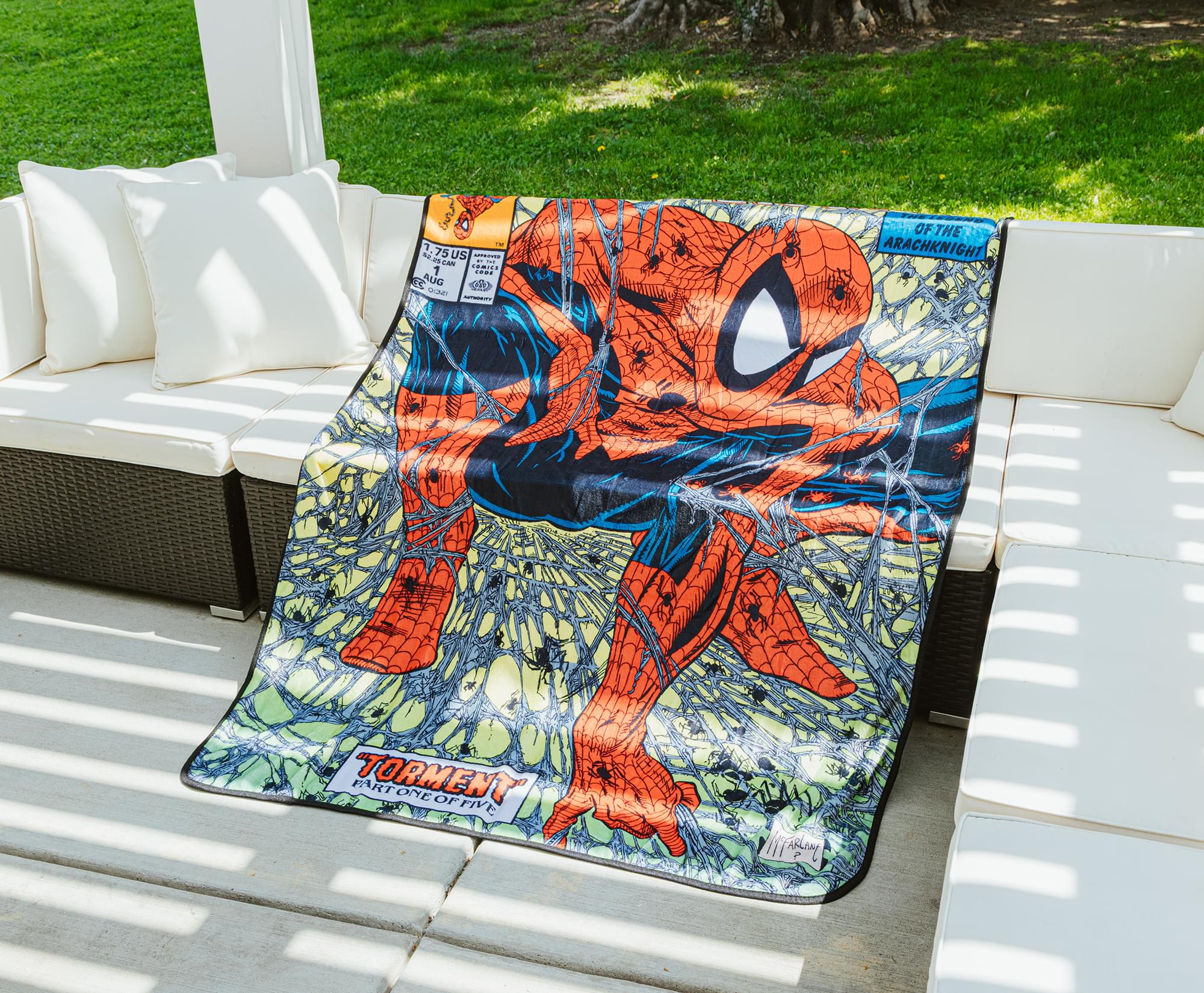 Marvel Comics Spider-Man Comic Book Cover Fleece Throw Blanket | 45 x 60 Inches - Image 8