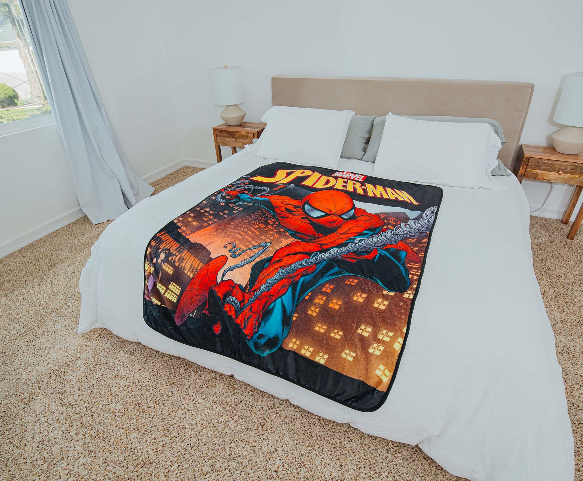 Marvel Comics Spider-Man: One More Day Fleece Throw Blanket | 45 x 60 Inches - Image 9