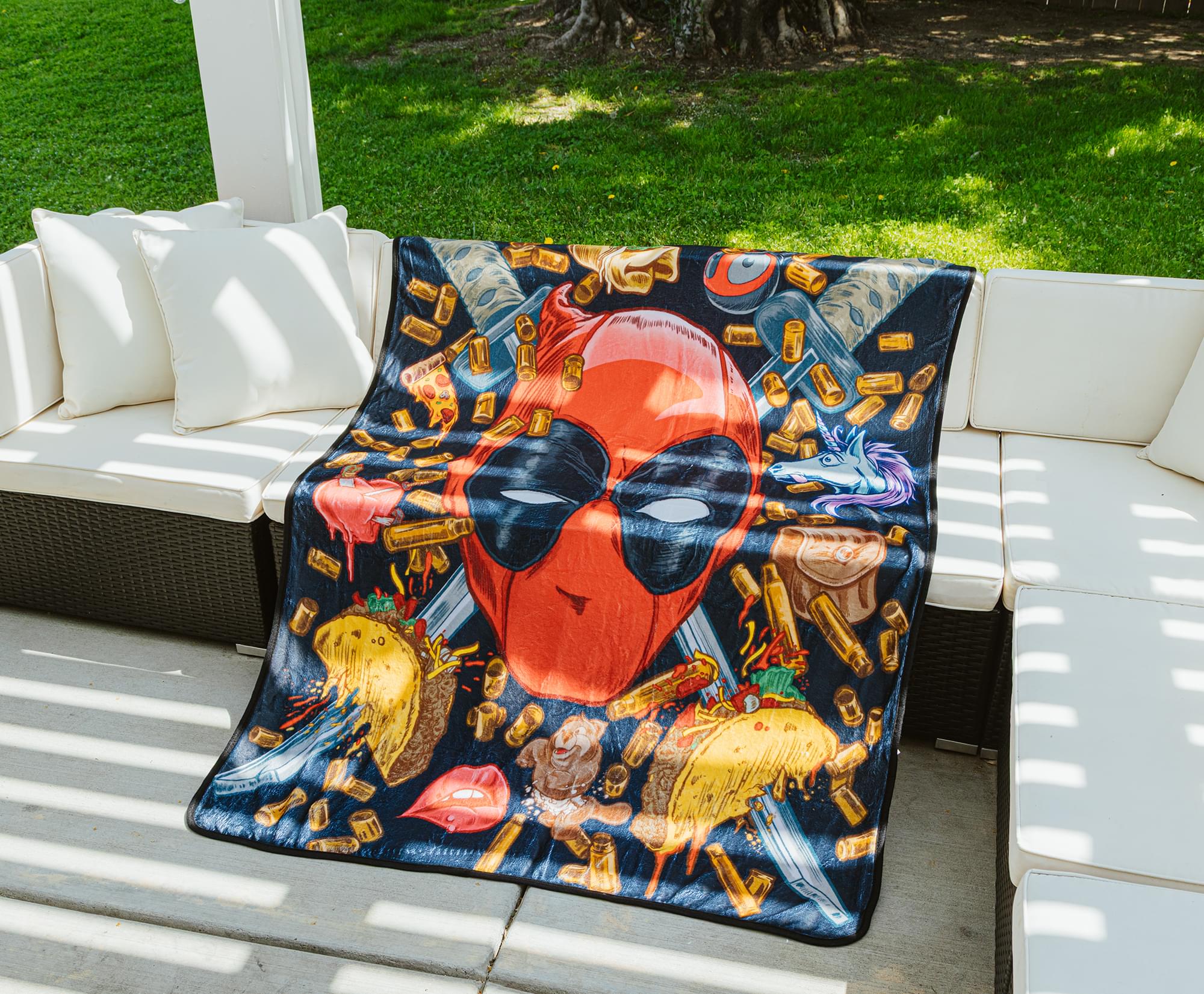 Marvel Deadpool Icons Fleece Throw Blanket | 45 x 60 Inches - Image 8