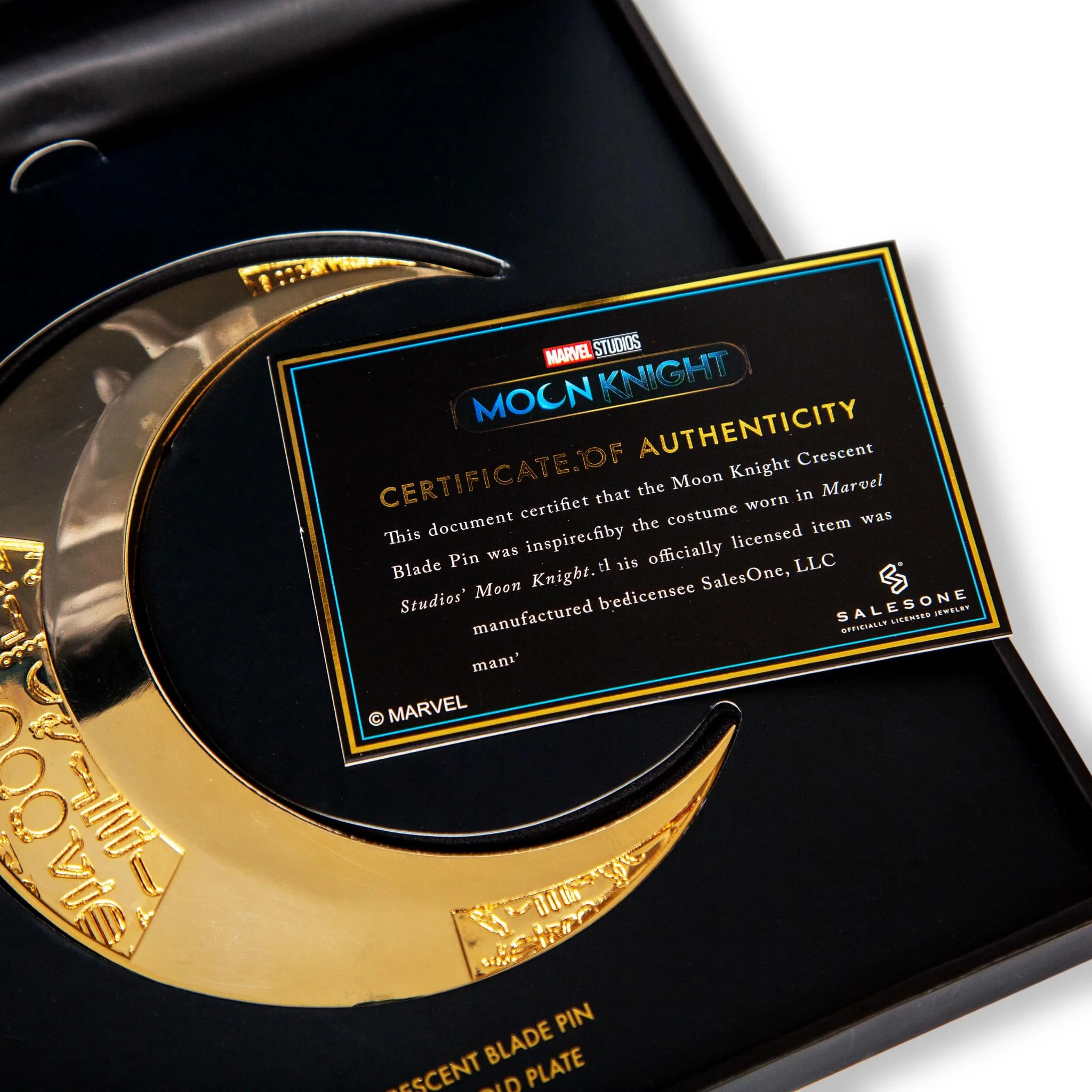 Marvel Moon Knight 14KT Gold Crescent Blade Metal Pin | SDCC 2022 Exclusive - Image 3