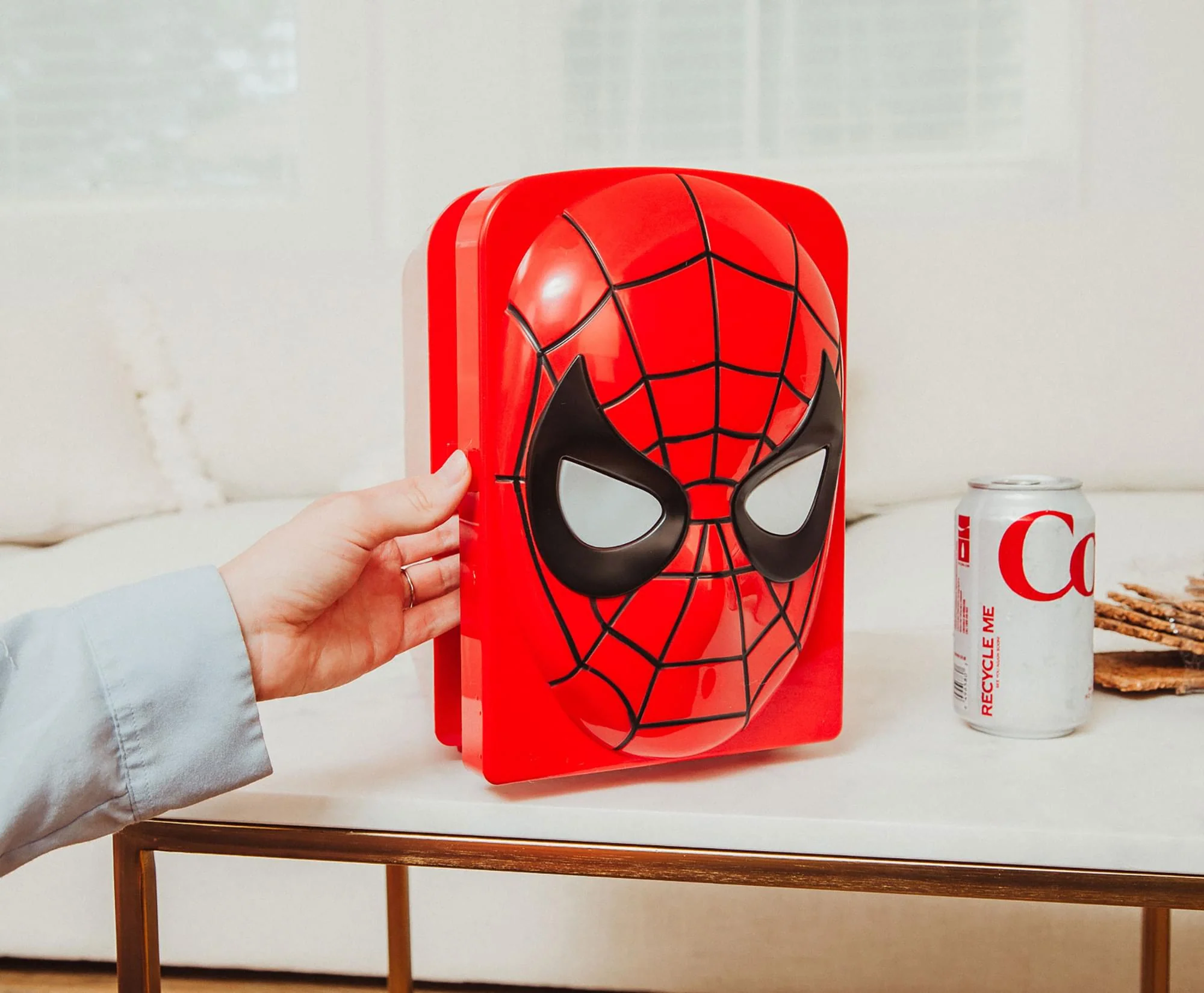 Marvel Spider-Man 4-Liter Mini Fridge Thermoelectric Cooler | Holds 6 Cans - Image 5