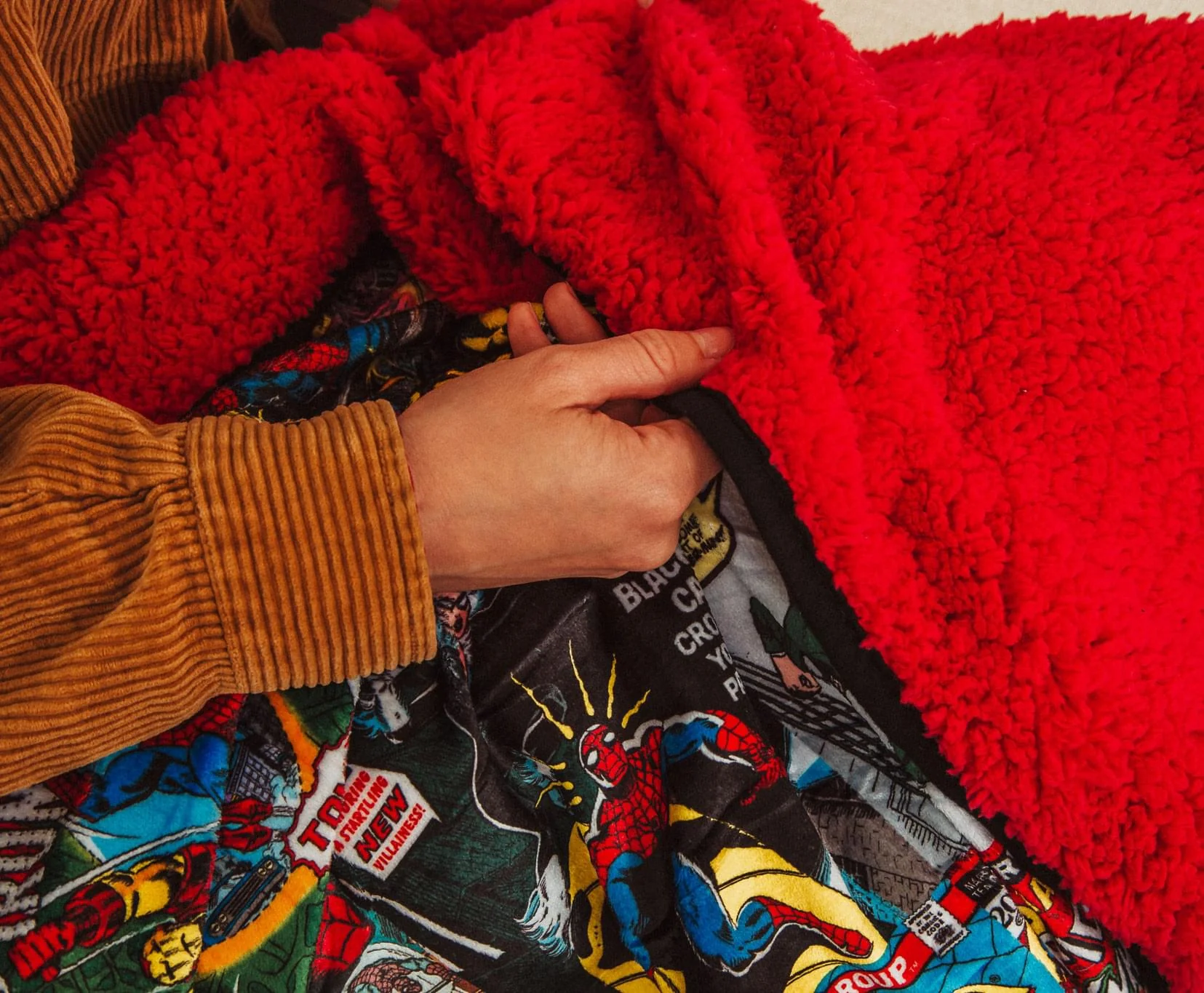 Marvel Spider-Man 60th Anniversary Special Edition Red Sherpa Throw Blanket - Image 5