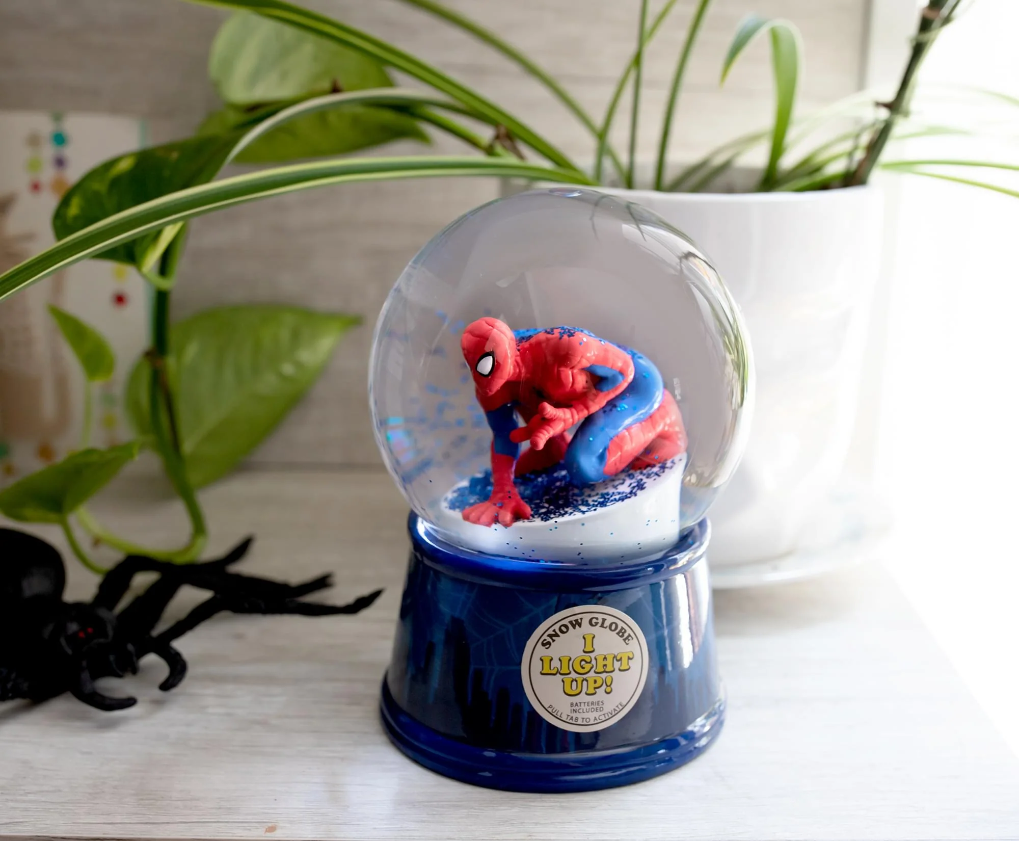 Marvel Spider-Man New York Skyline Light-Up Collectible Snow Globe - Image 4