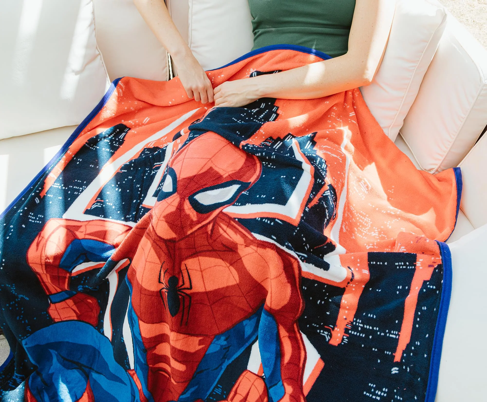 Marvel Spider-Man Skyline Pose Fleece Throw Blanket | 45 x 60 Inches - Image 5
