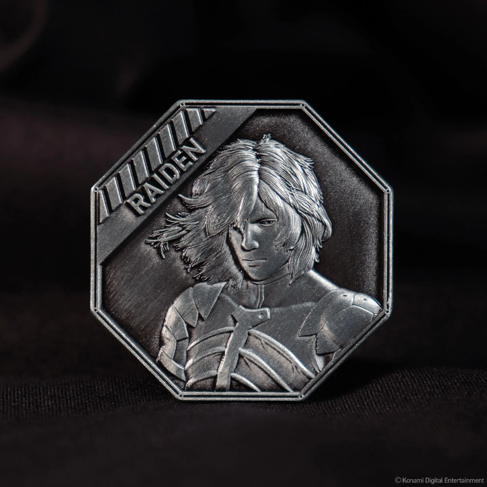 Metal Gear Solid 2 Raiden Collectible Coin - Image 6