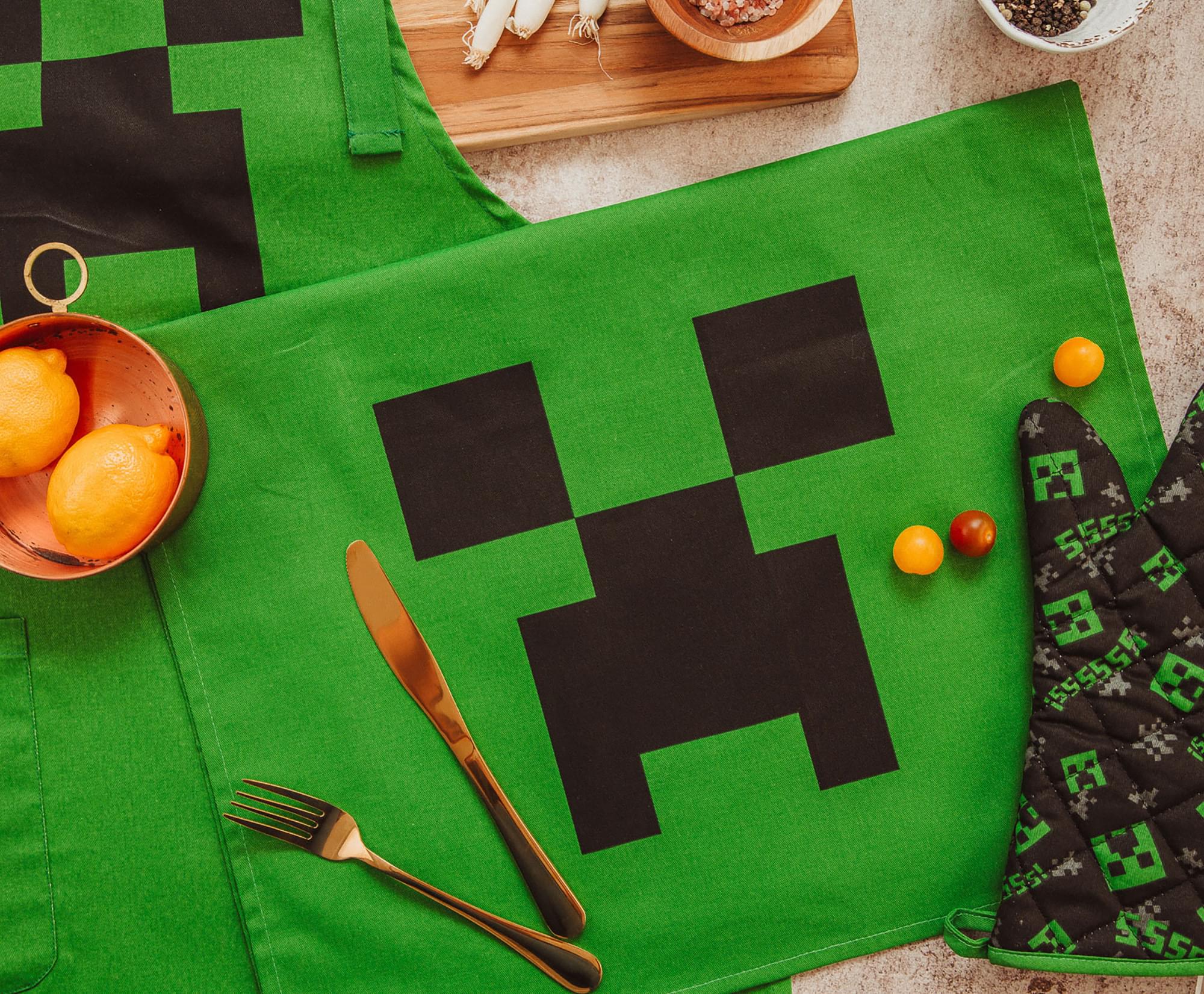 Minecraft Green Creeper Kitchen Set | Apron, Oven Mitt, Dish Towels, Pot Holder - Image 5