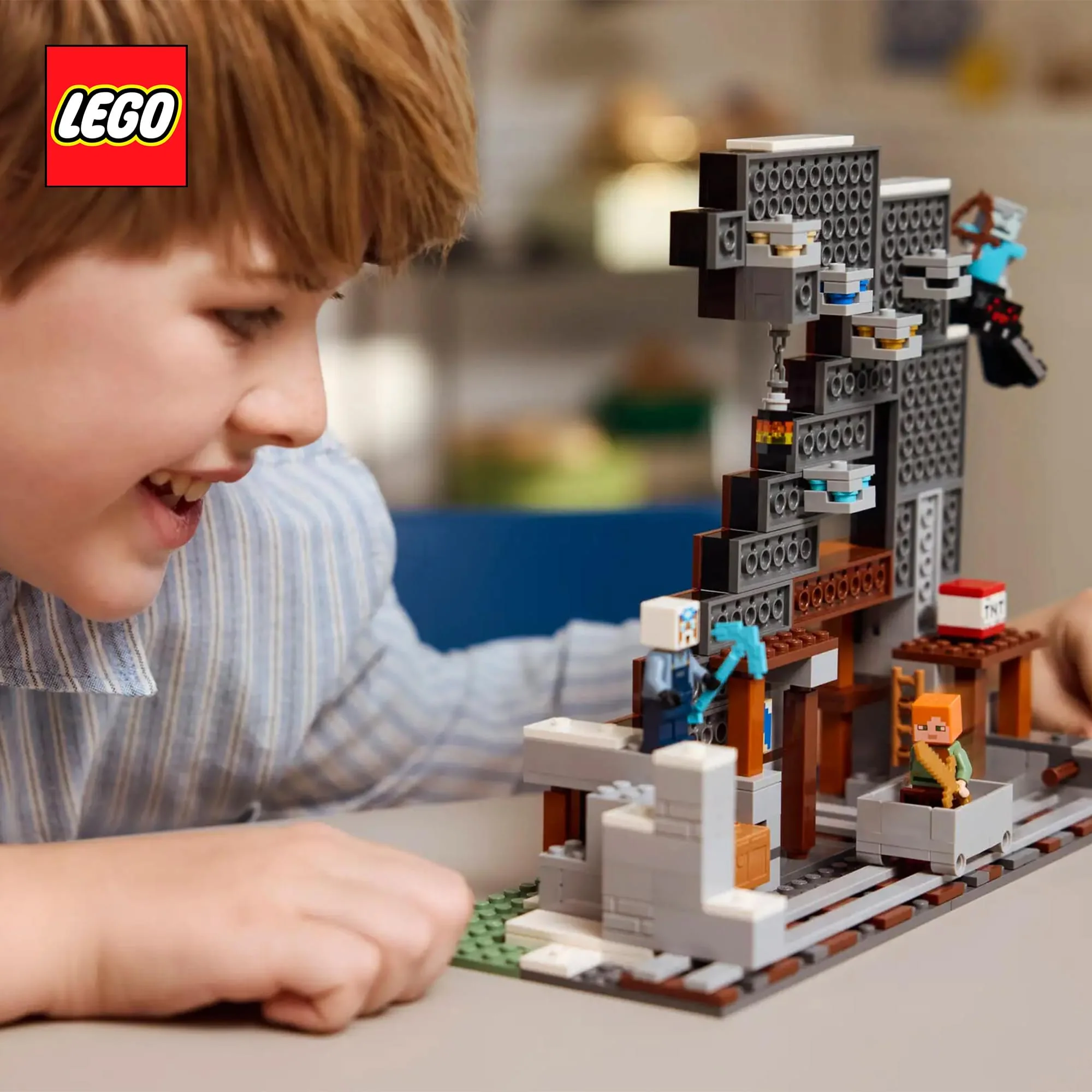 Minecraft LEGO 21277 The Pickaxe Mine 530-Piece Building Set - Image 7