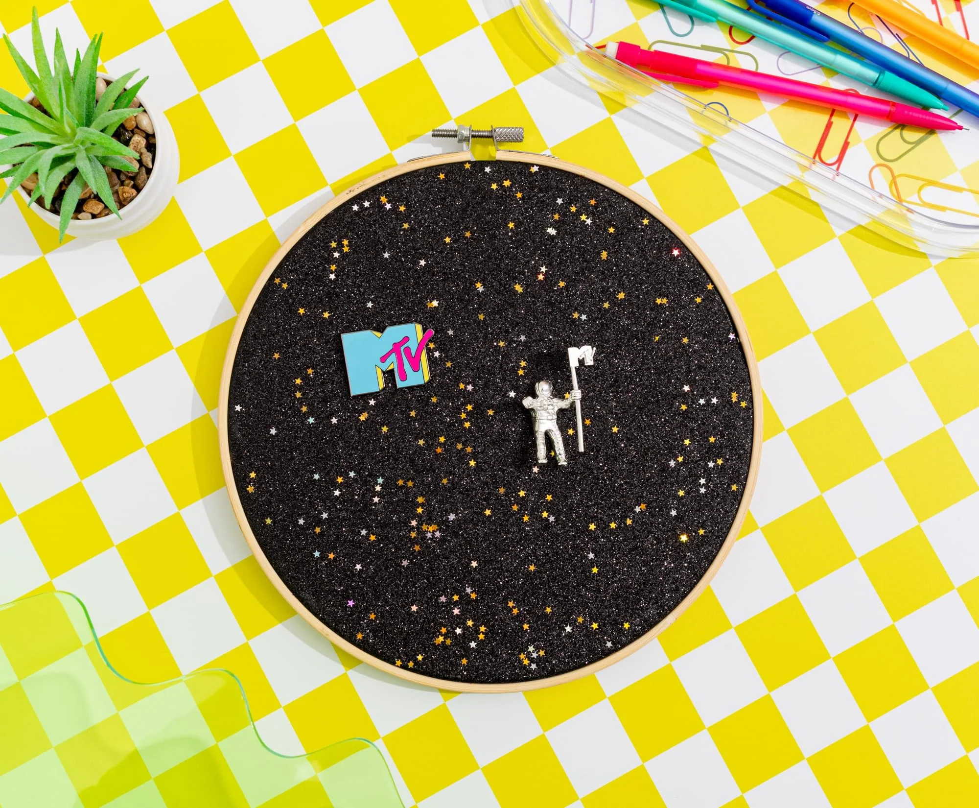 MTV Moon Man 3D Metal Collector's Pin - Image 9