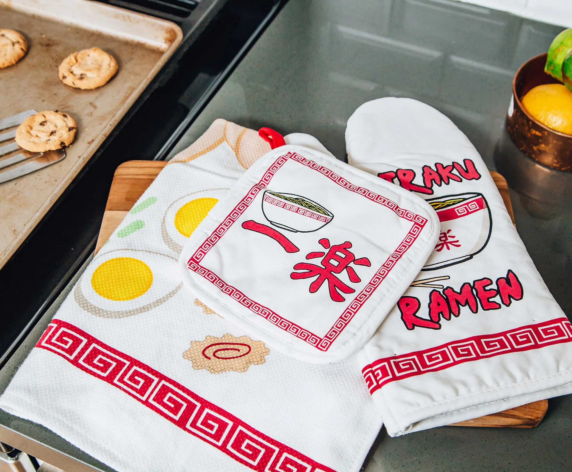 Naruto Ichiraku Ramen 3-Piece Kitchen Set | Oven Mitt, Dish Towel, Pot Holder - Image 4