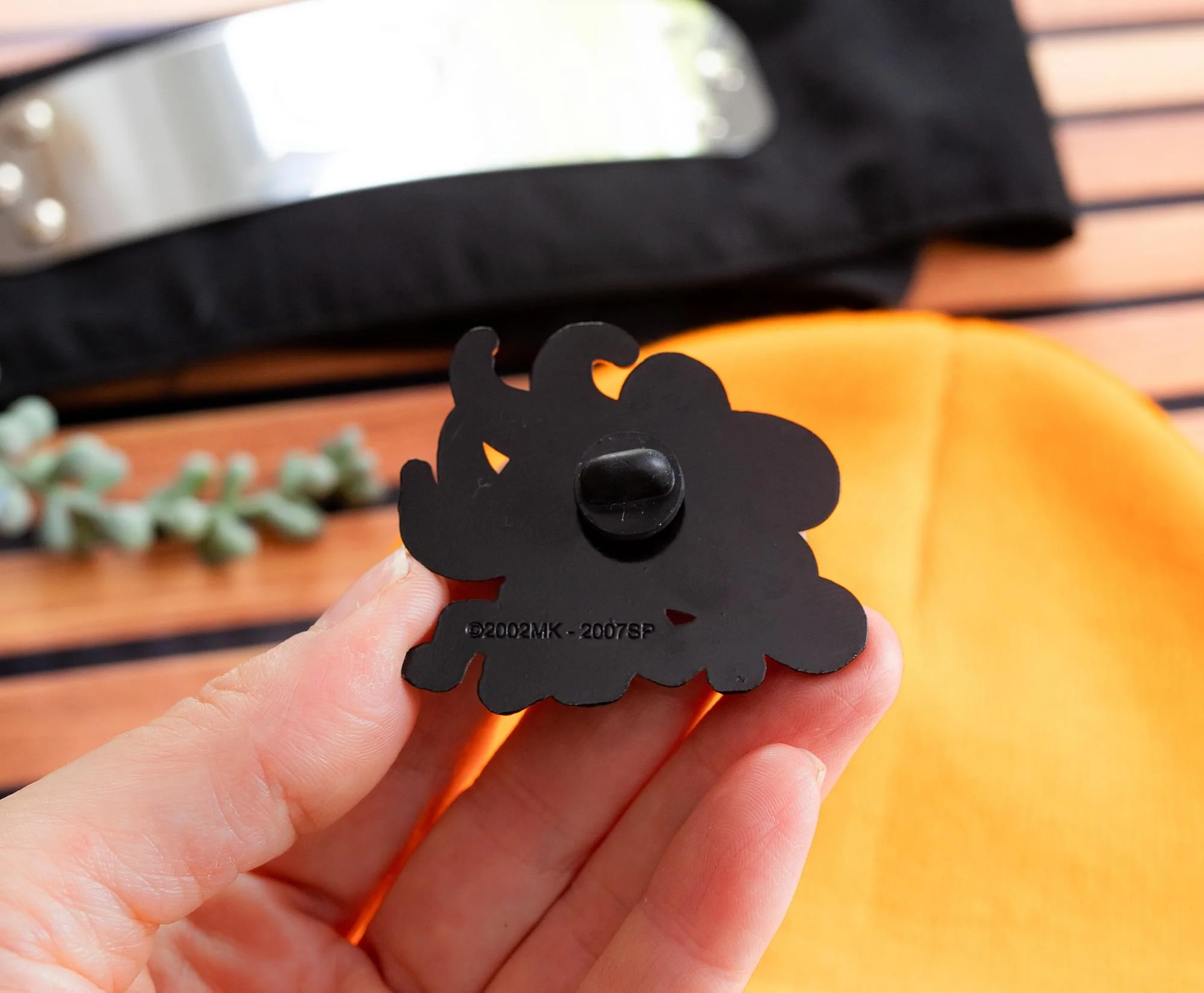 Naruto: Shippuden Nine-Tails Kurama Glow-In-The-Dark Pin | SDCC 2023 Exclusive - Image 9
