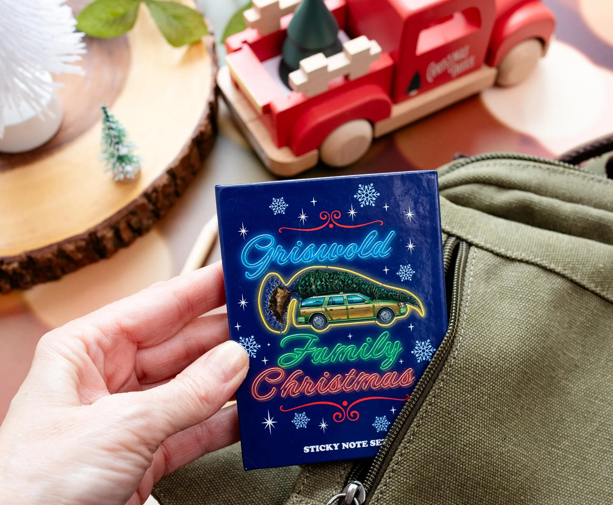 National Lampoon's Christmas Vacation Sticky Note and Tab Box Set - Image 11