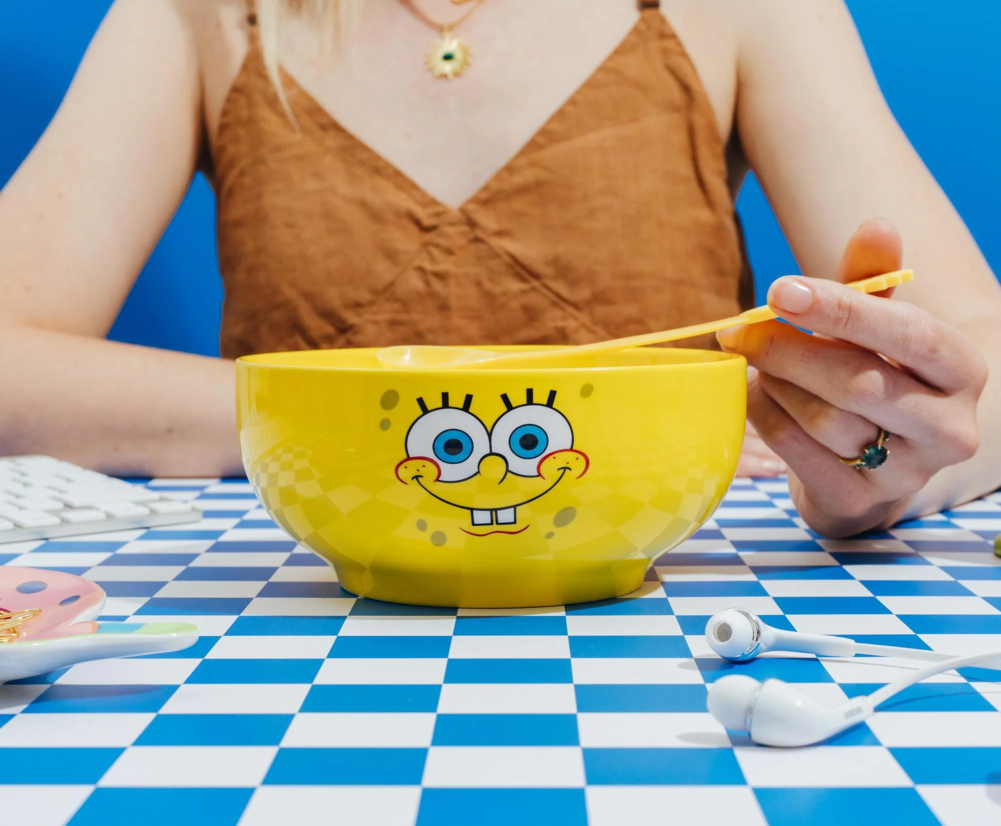 Nickelodeon SpongeBob SquarePants Ceramic Bowl With Color-Changing Spoon - Image 5