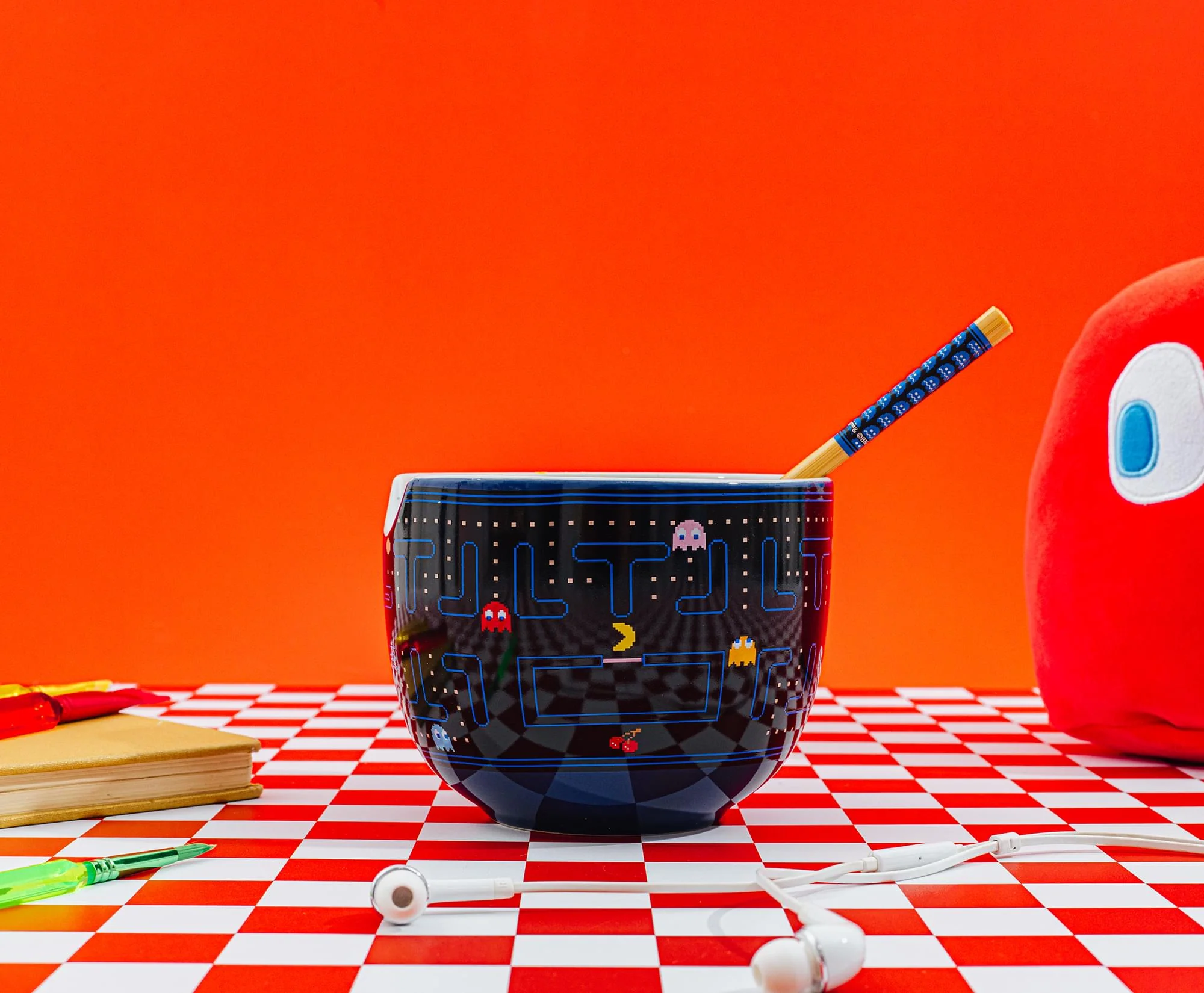 PAC-MAN Classic Maze 20-Ounce Ceramic Ramen Bowl and Chopstick Set - Image 4