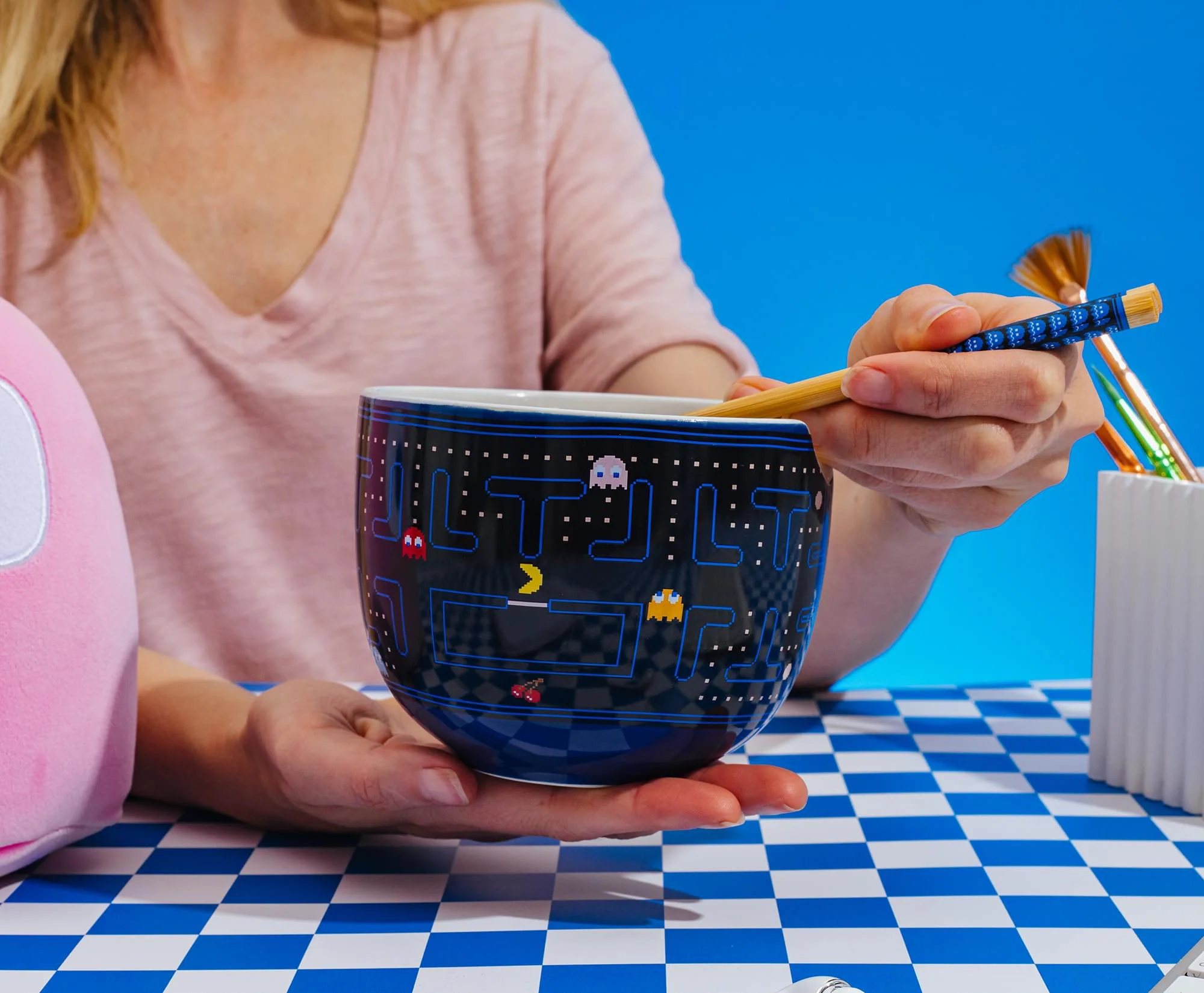 PAC-MAN Classic Maze 20-Ounce Ceramic Ramen Bowl and Chopstick Set - Image 5