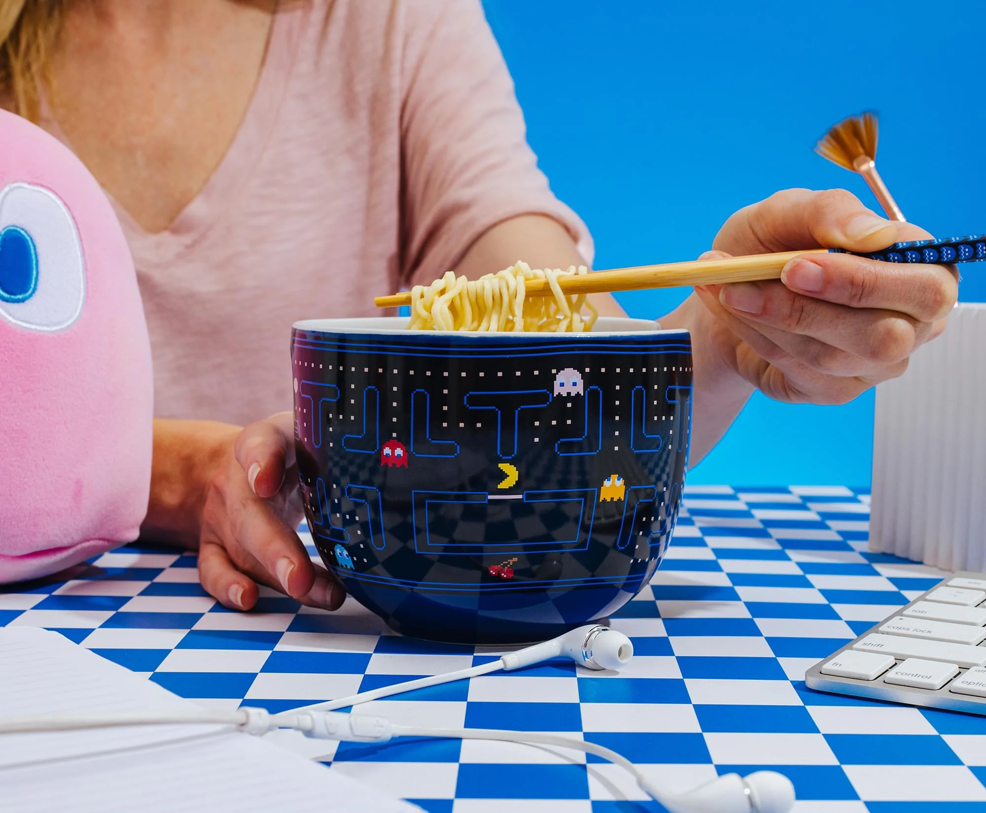 PAC-MAN Classic Maze 20-Ounce Ceramic Ramen Bowl and Chopstick Set - Image 9