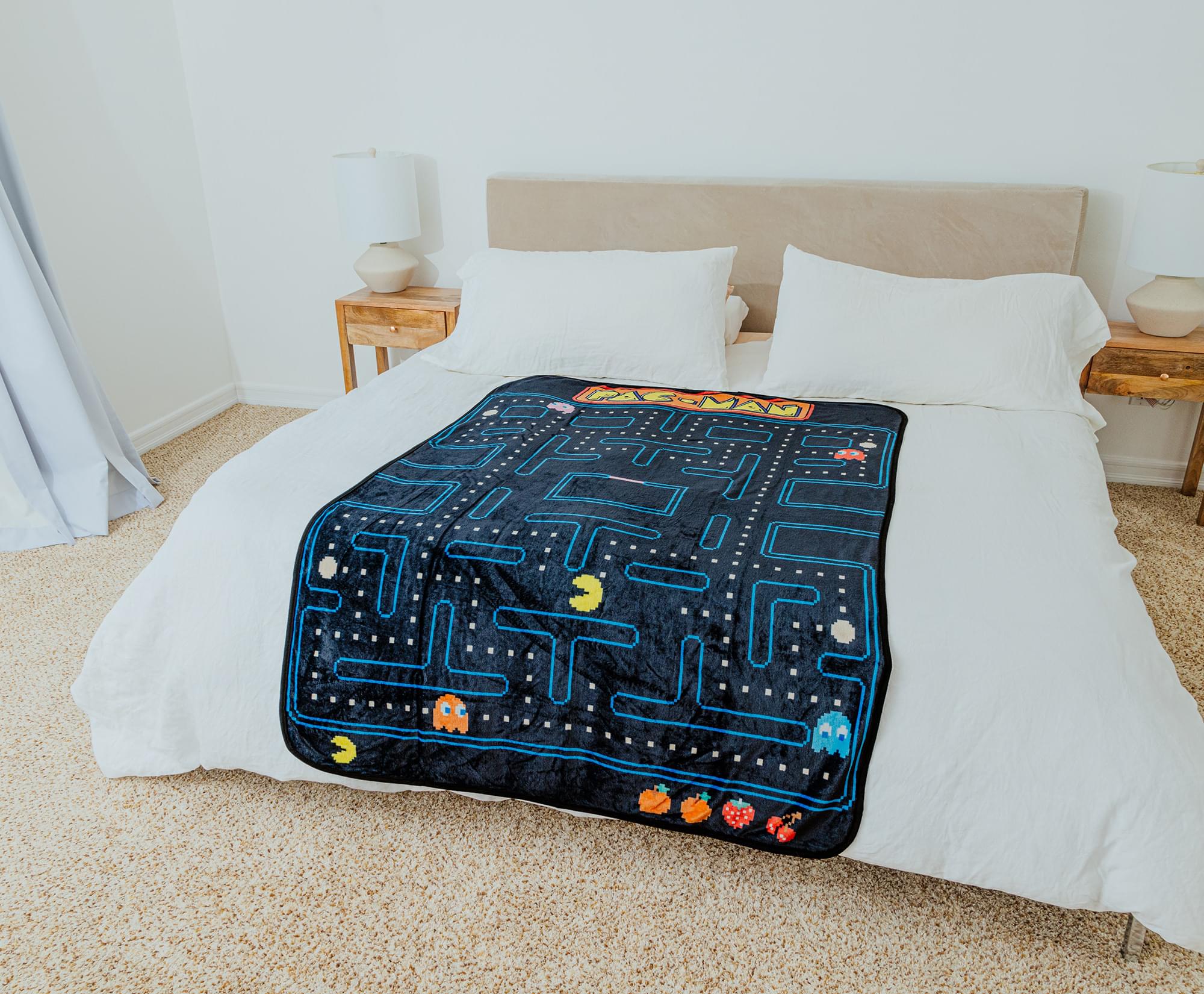PAC-MAN Classic Maze 45 x 60 Inch Throw Blanket - Image 9