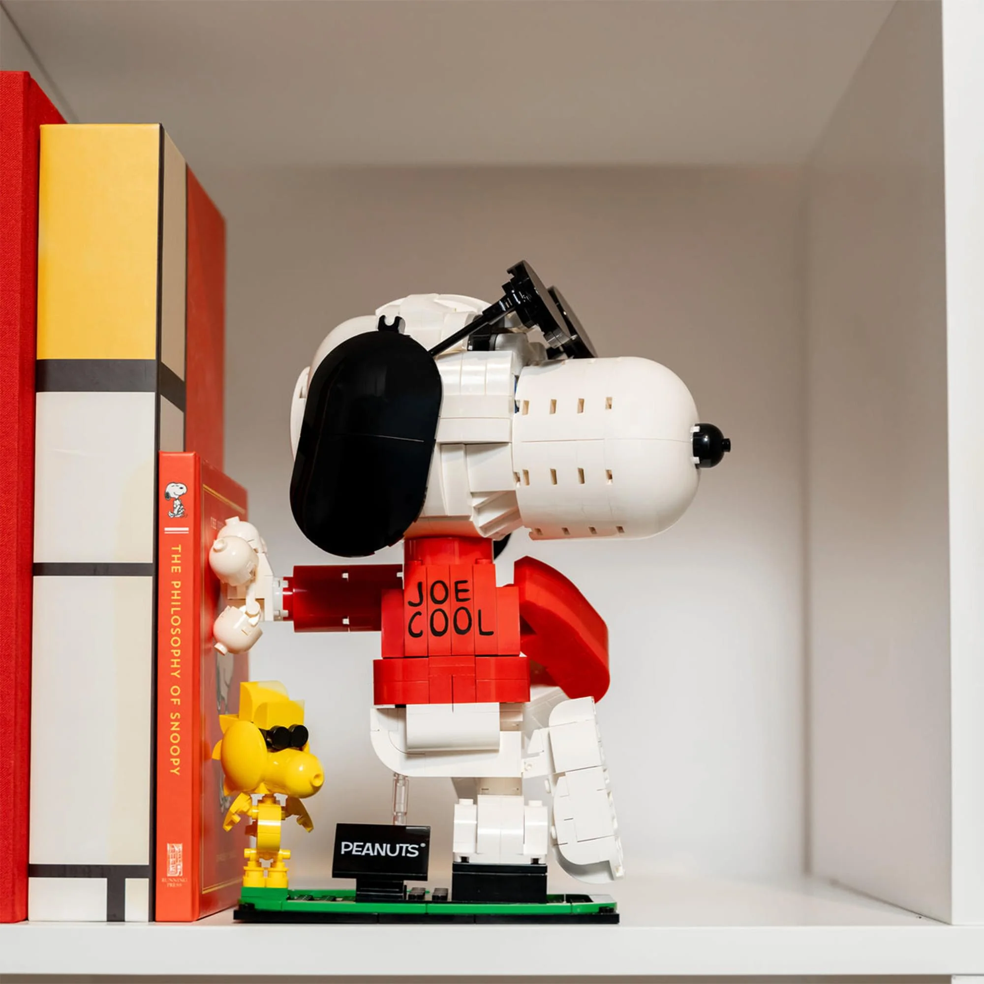 Peanuts Joe Cool 642-Piece Building Set - Image 7