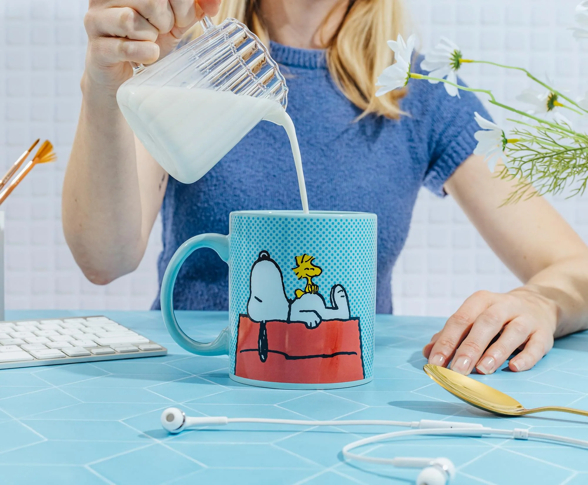 Peanuts Snoopy and Woodstock Lounging Ceramic Mug | Holds 20 Ounces - Image 7