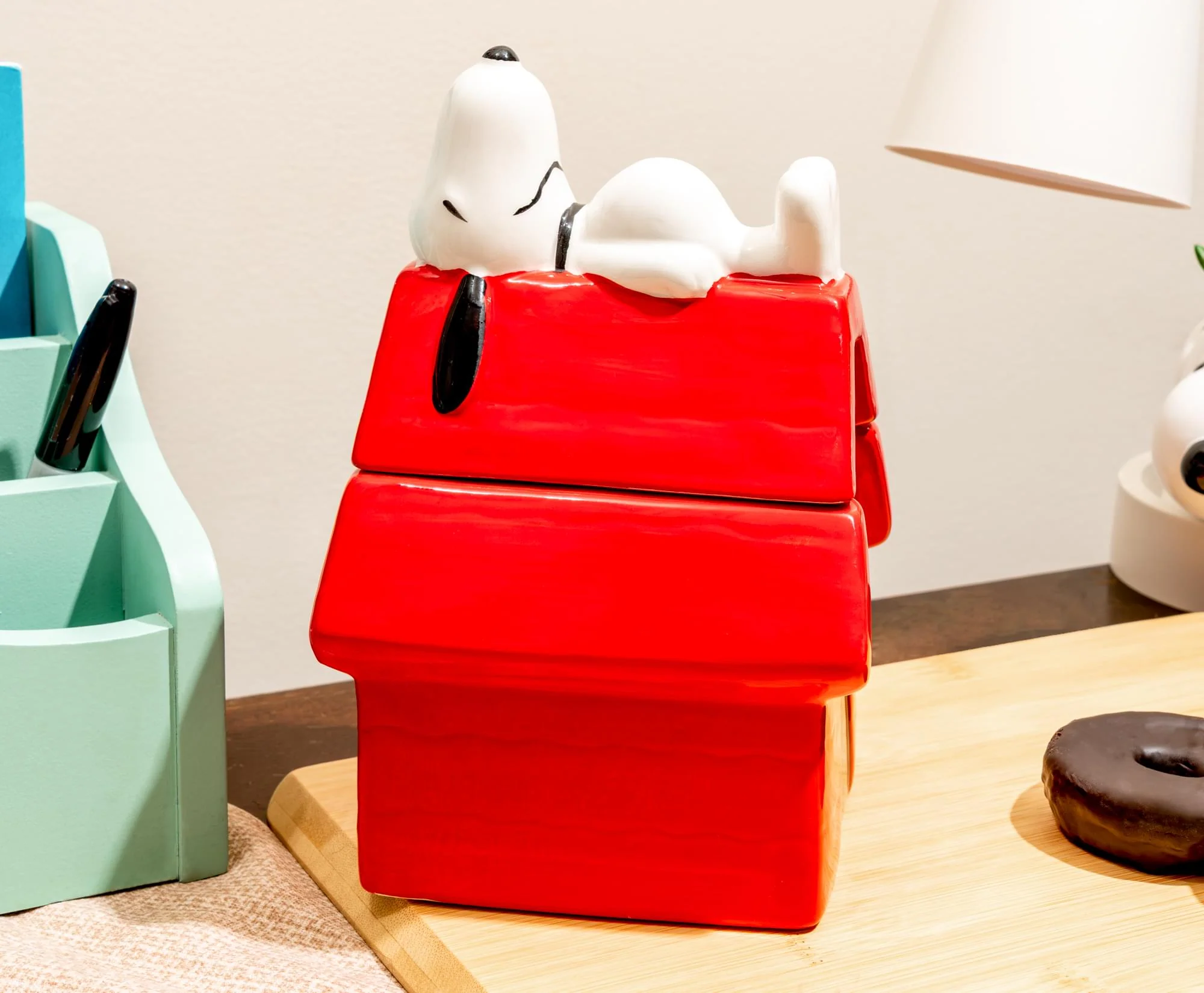 Peanuts Snoopy Doghouse 7-Inch Sculpted Ceramic Snack Jar - Image 7