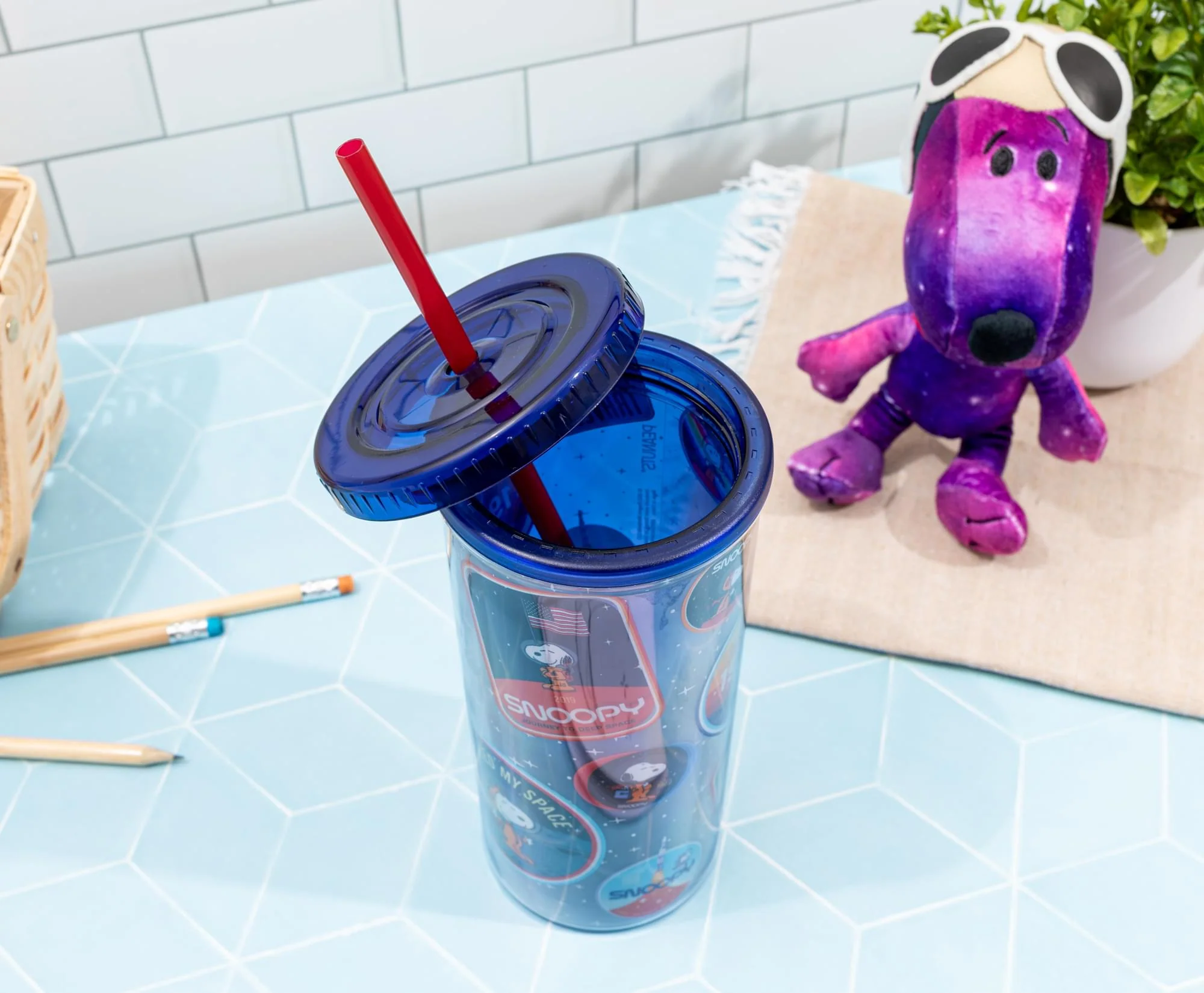 Peanuts Snoopy Space Explorer 20-Ounce Carnival Cup With Lid and Straw - Image 5
