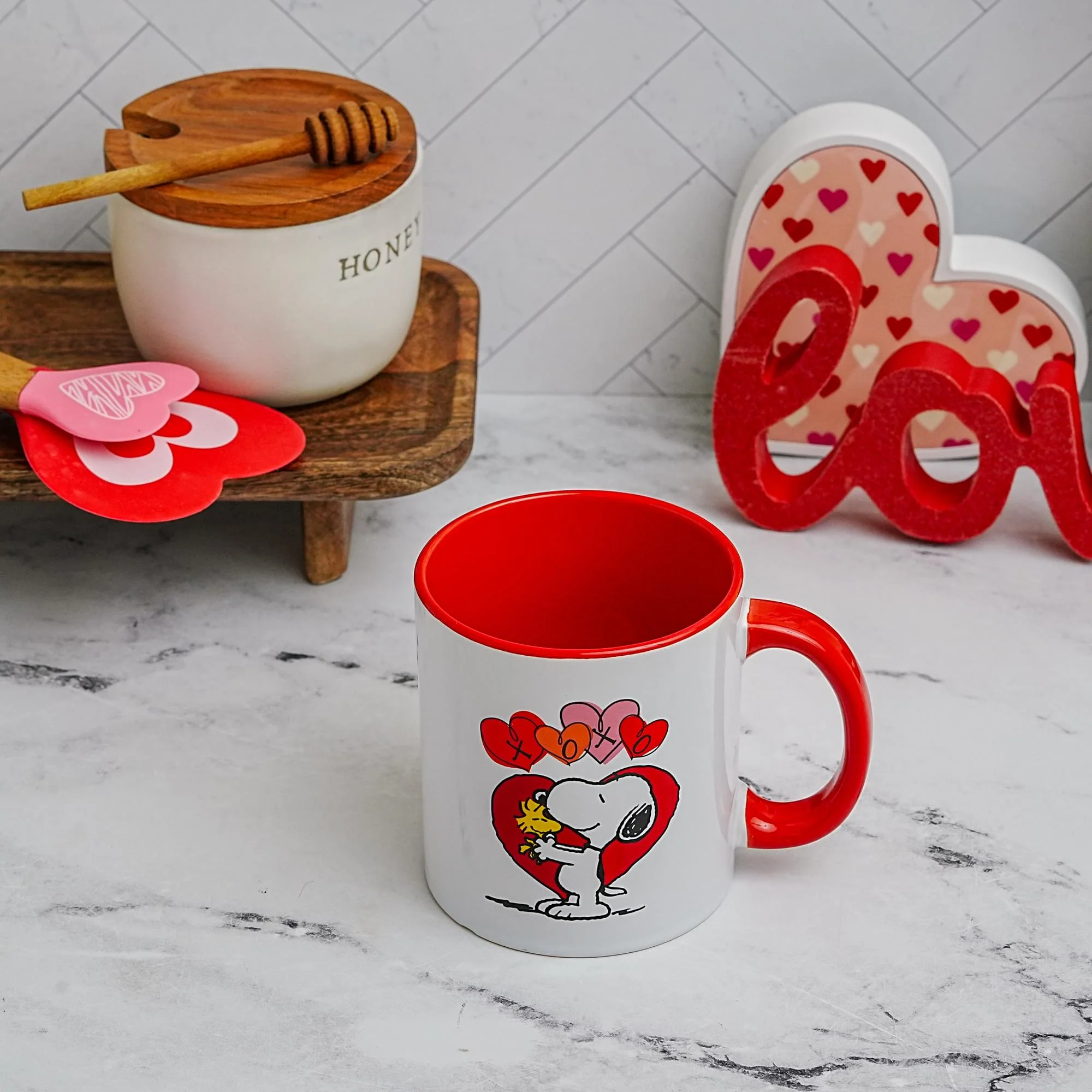 Peanuts XOXO 18 Ounce Ceramic Mug - Image 5