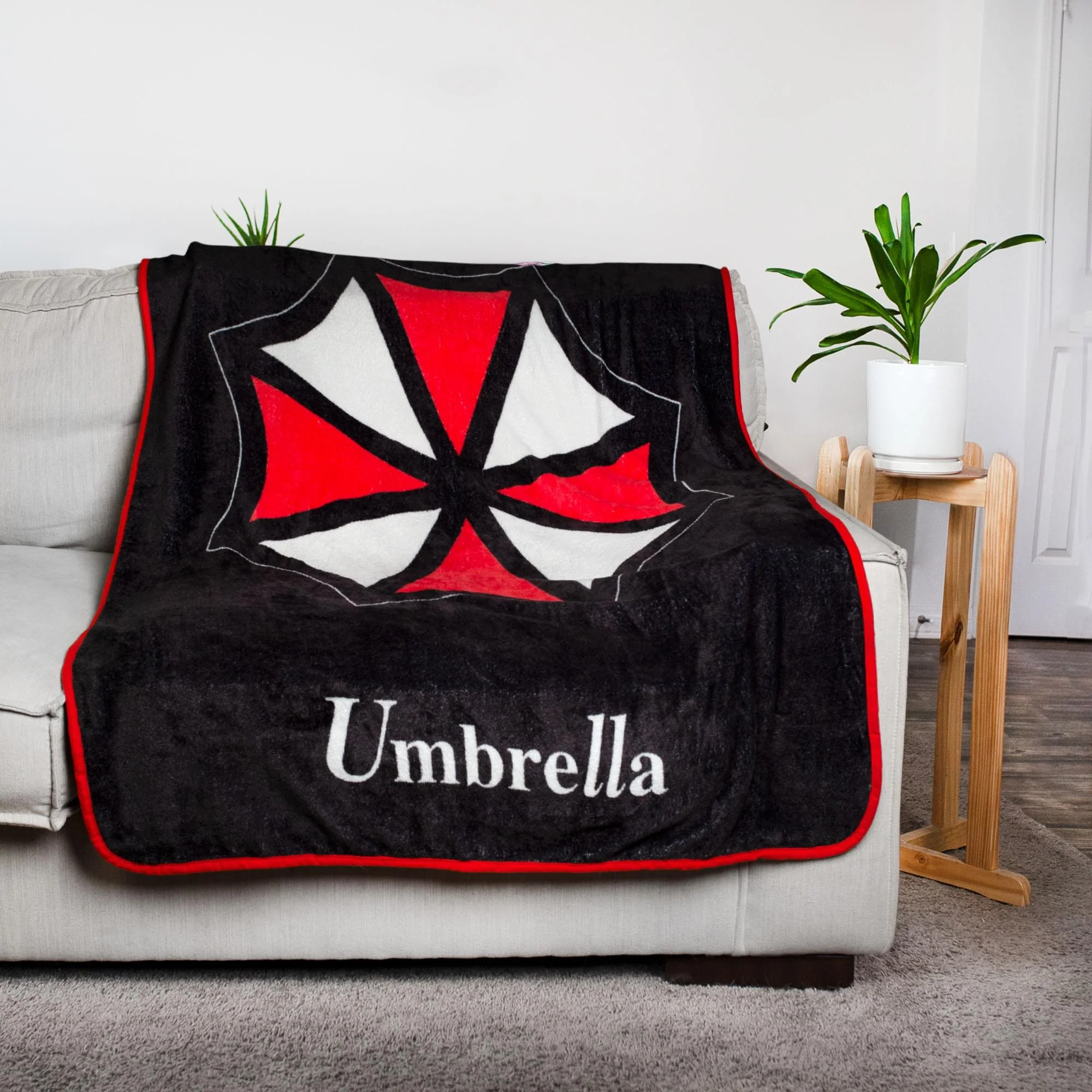 Resident Evil Umbrella Fleece Throw Blanket | 45 x 60 Inches - Image 2