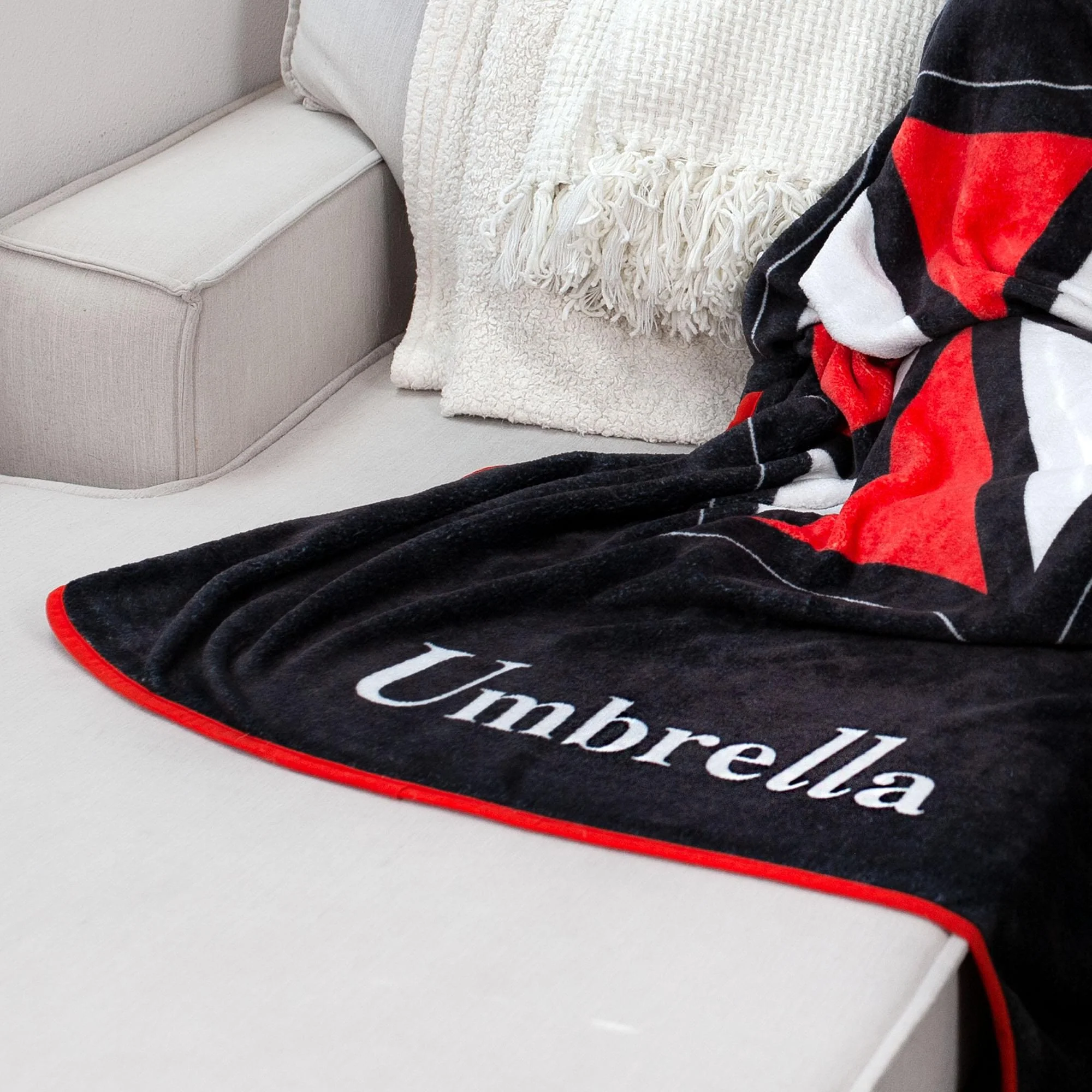 Resident Evil Umbrella Fleece Throw Blanket | 45 x 60 Inches - Image 4