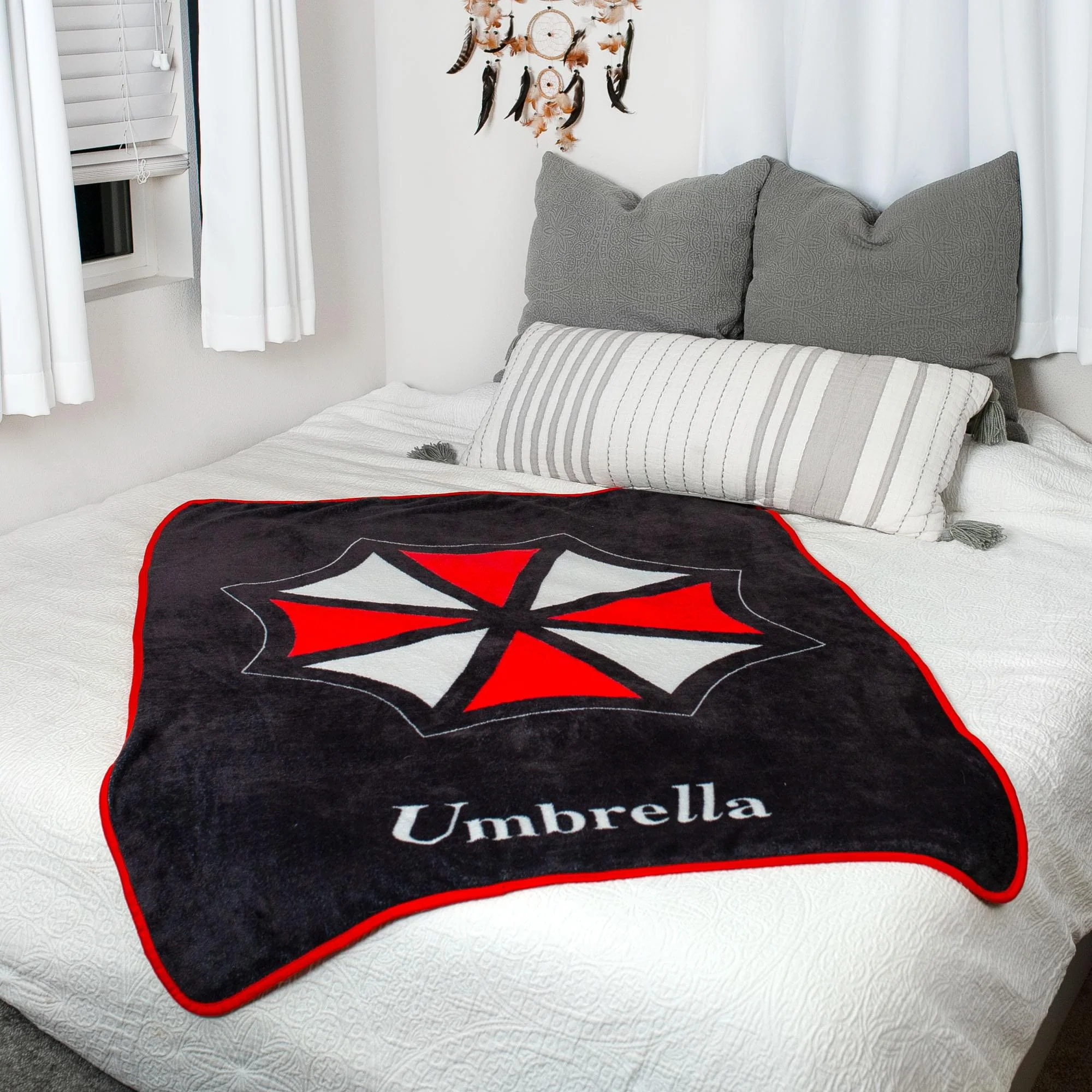 Resident Evil Umbrella Fleece Throw Blanket | 45 x 60 Inches - Image 6
