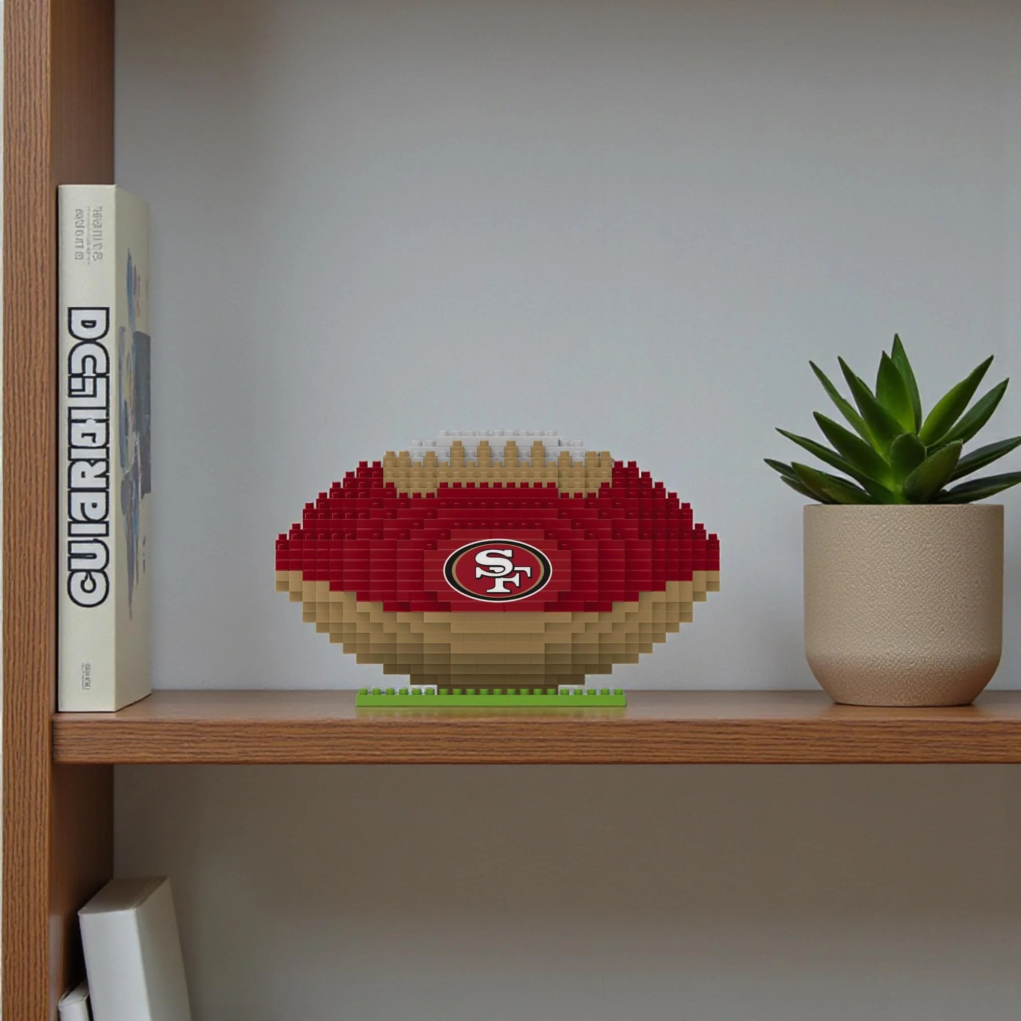 San Francisco 49ers NFL BRXLZ Football 704-Piece Building Block Set - Image 4