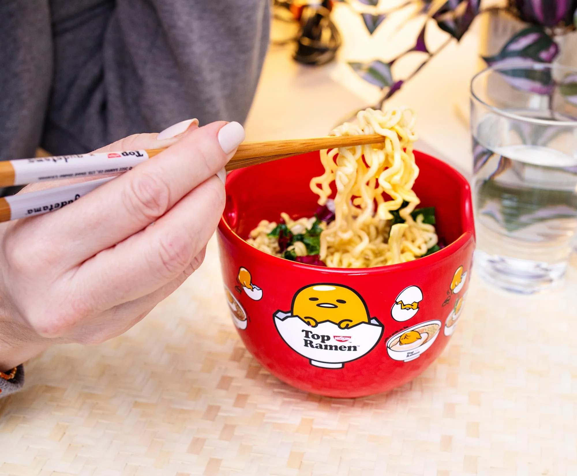 Sanrio Gudetama x Nissin Top Ramen 20-Ounce Noodle Bowl and Chopstick Set - Image 9