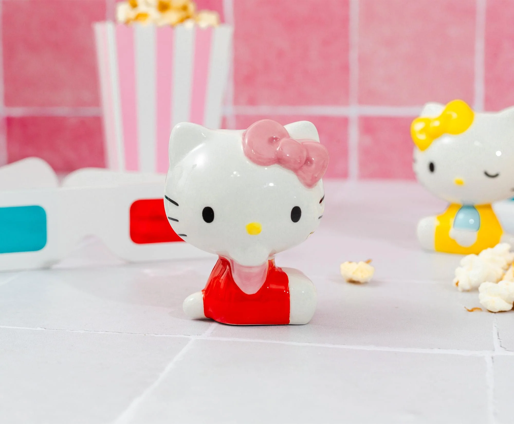 Sanrio Hello Kitty and Mimmy Ceramic Salt and Pepper Shaker Set - Image 9