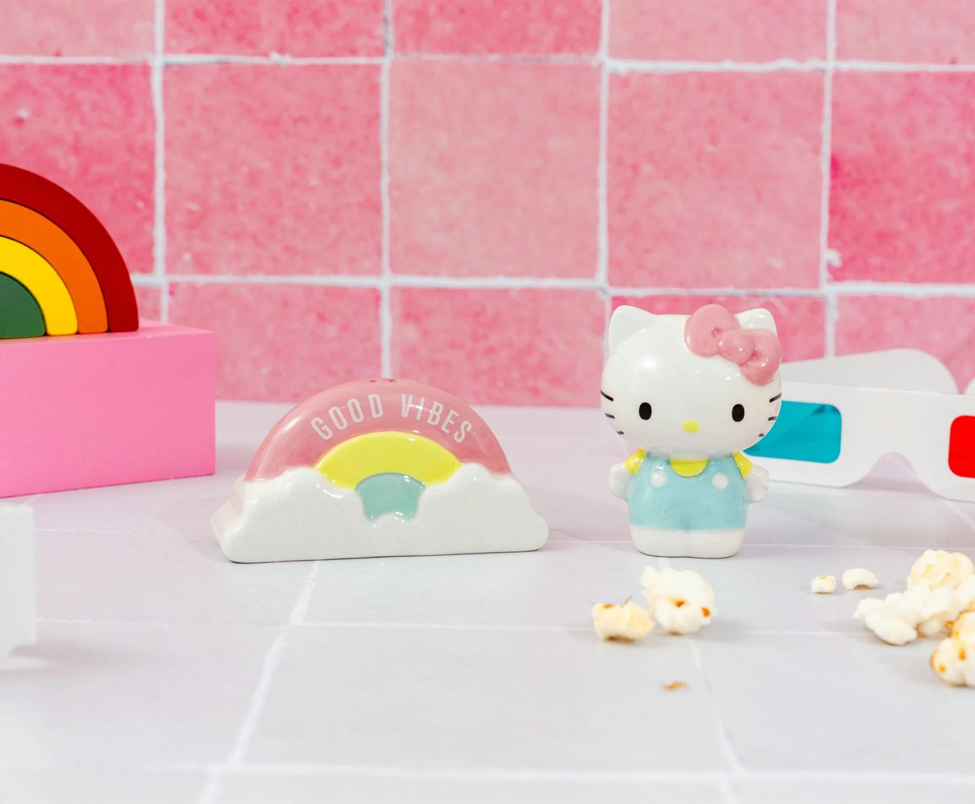 Sanrio Hello Kitty and Rainbow Ceramic Salt and Pepper Shaker Set - Image 4