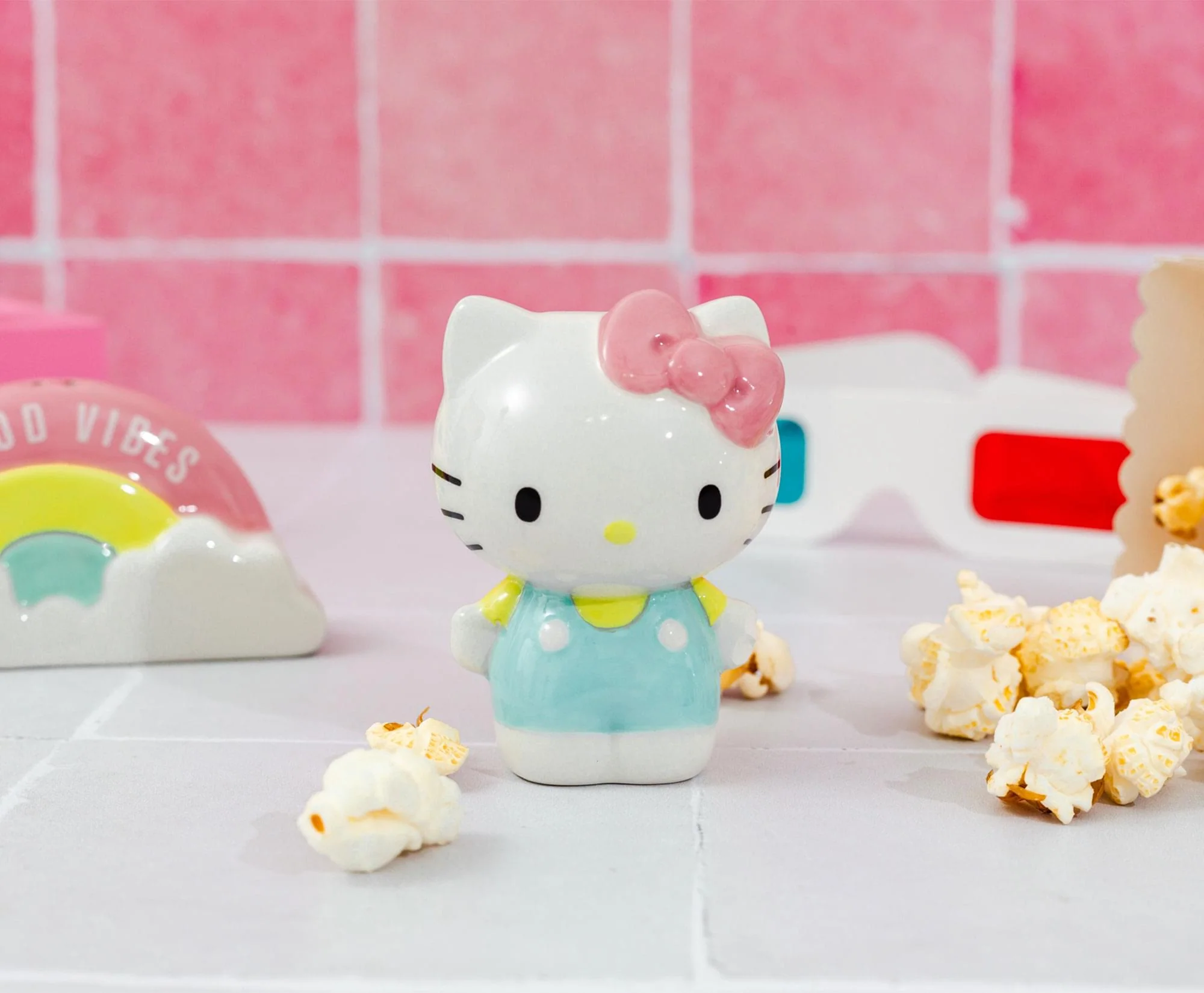 Sanrio Hello Kitty and Rainbow Ceramic Salt and Pepper Shaker Set - Image 9