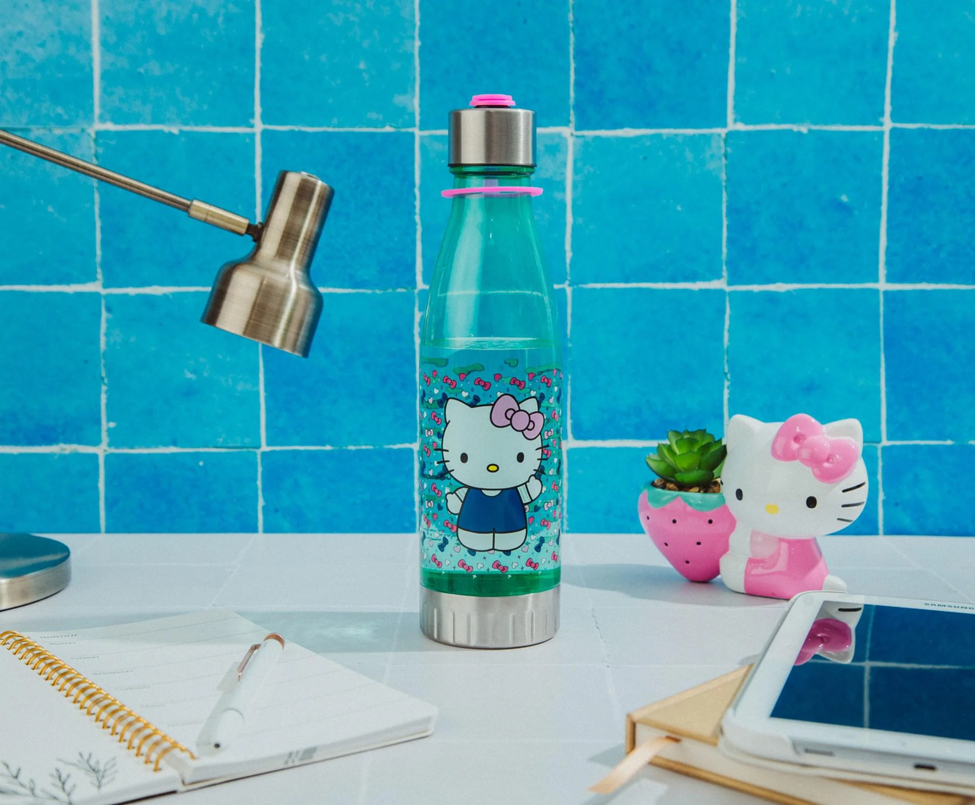 Sanrio Hello Kitty Hearts and Bows Water Bottle With Lid | Holds 20 Ounces - Image 4