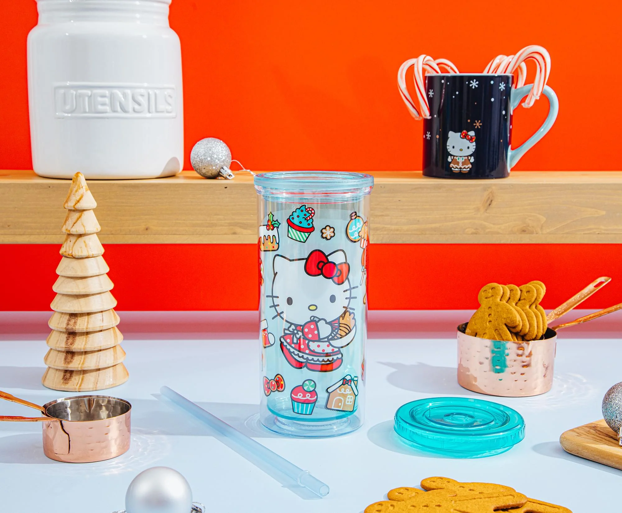Sanrio Hello Kitty Holiday Baking 20-Ounce Carnival Cup With Lid and Straw - Image 7