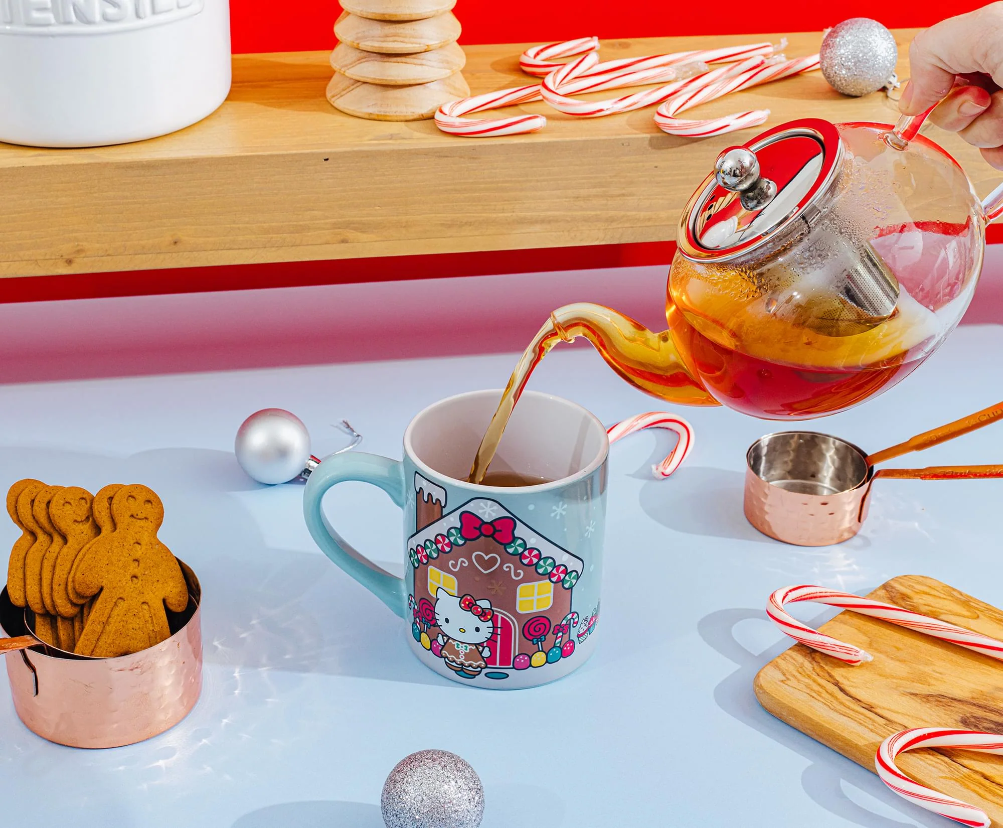 Sanrio Hello Kitty Holiday Gingerbread House Heat-Reveal Mug | Holds 14 Ounces - Image 10