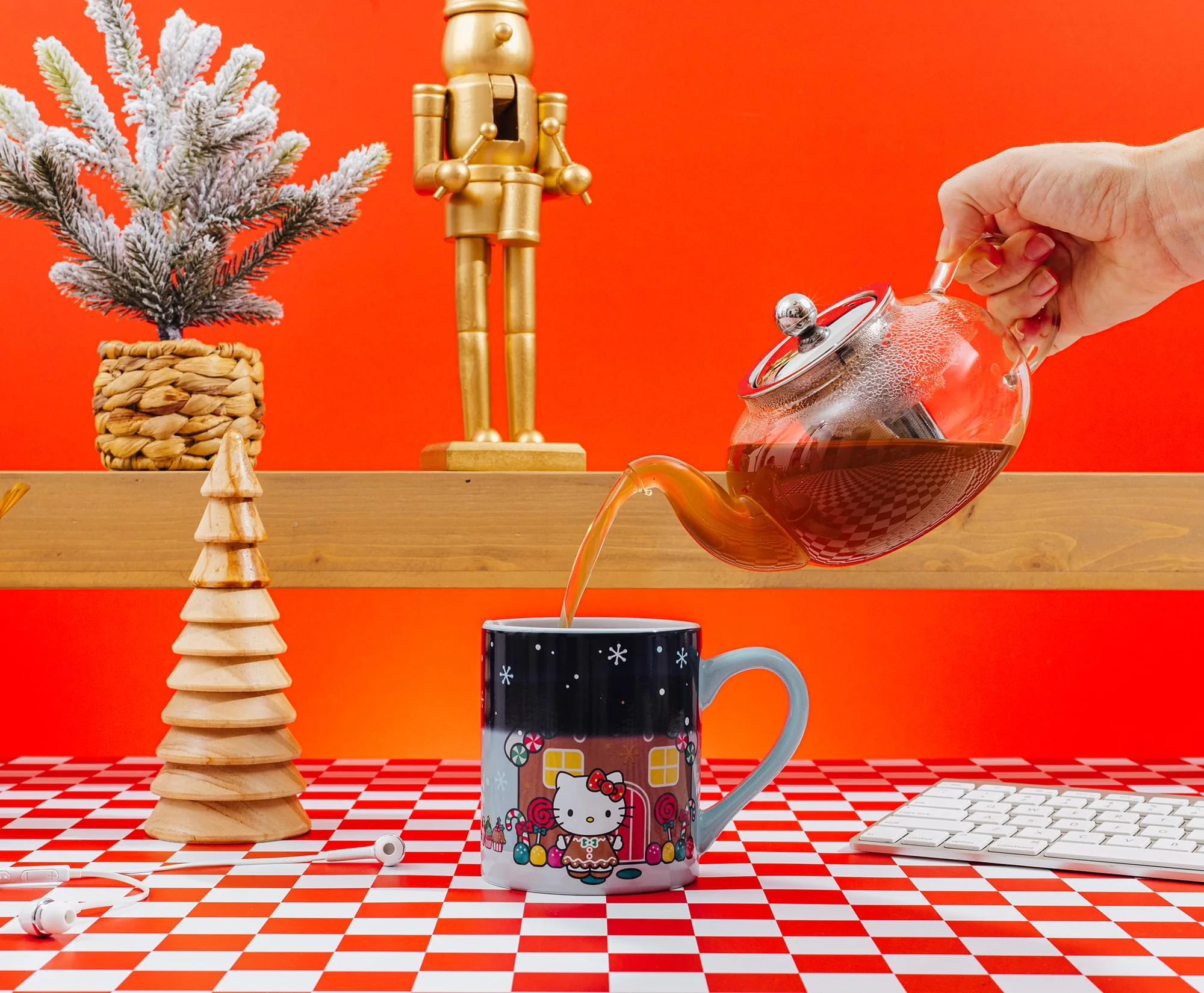 Sanrio Hello Kitty Holiday Gingerbread House Heat-Reveal Mug | Holds 14 Ounces - Image 7