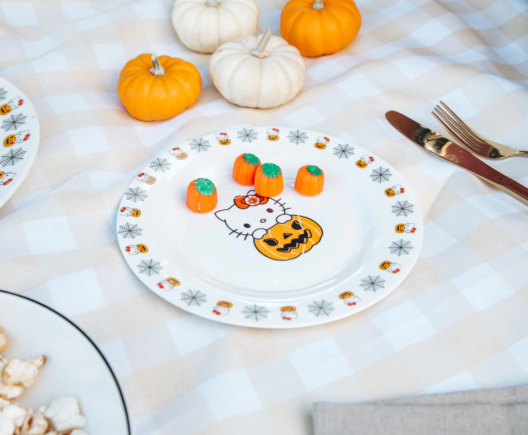 Sanrio Hello Kitty Pumpkin Boo 8-Inch Ceramic Dinner Plate - Image 6