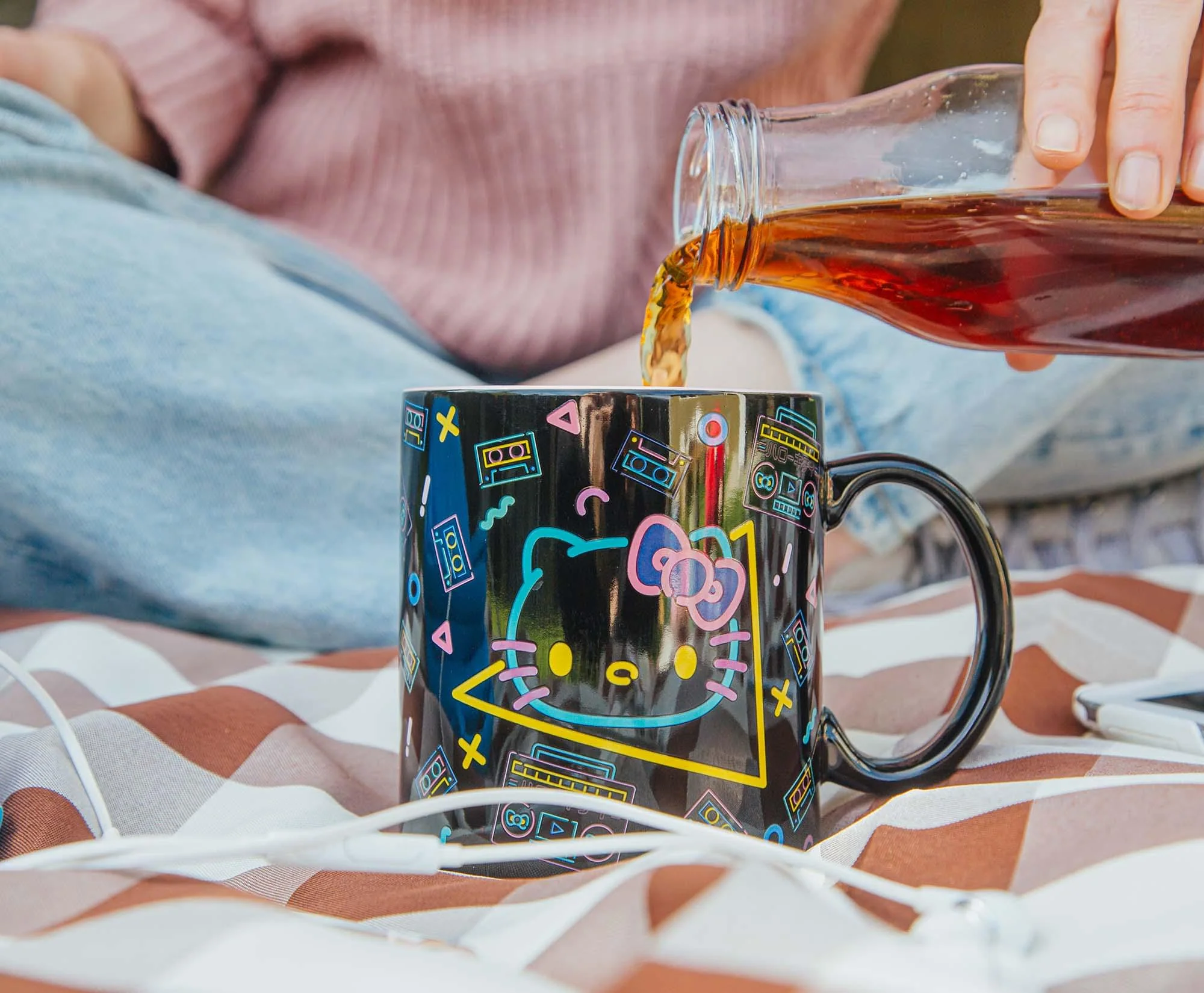 Sanrio Hello Kitty Retro Boombox and Cassette Print 20-Ounce Ceramic Mug - Image 7